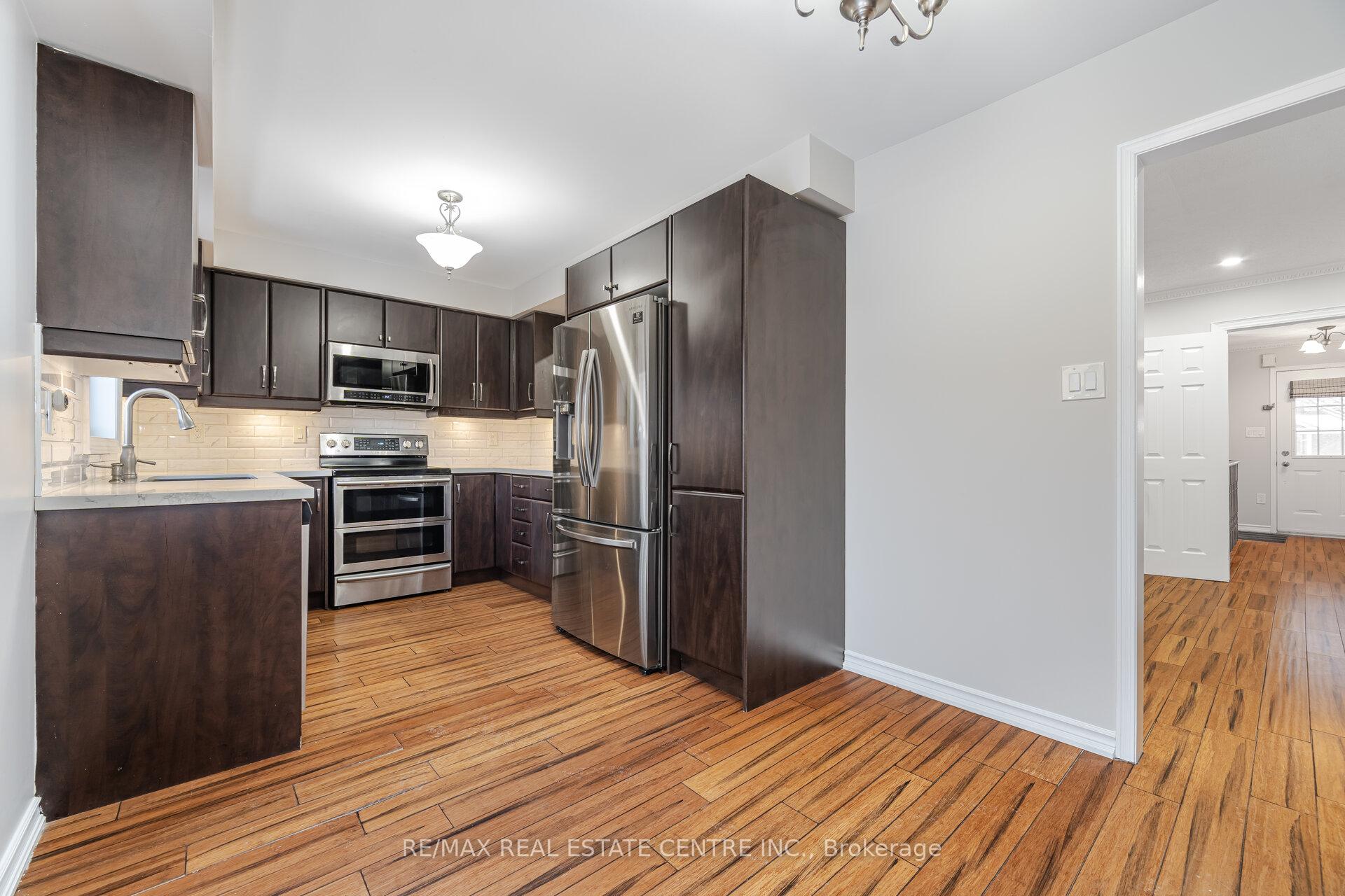 Photo 8 of 10 Sheldon Drive, Ajax, Central — HOMEH