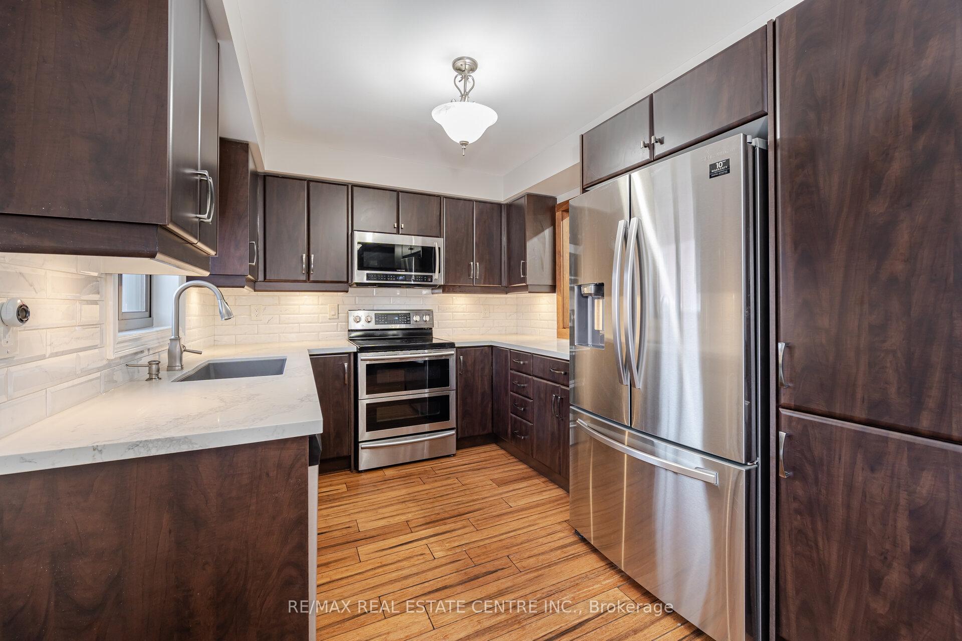 Photo 11 of 10 Sheldon Drive, Ajax, Central — HOMEH