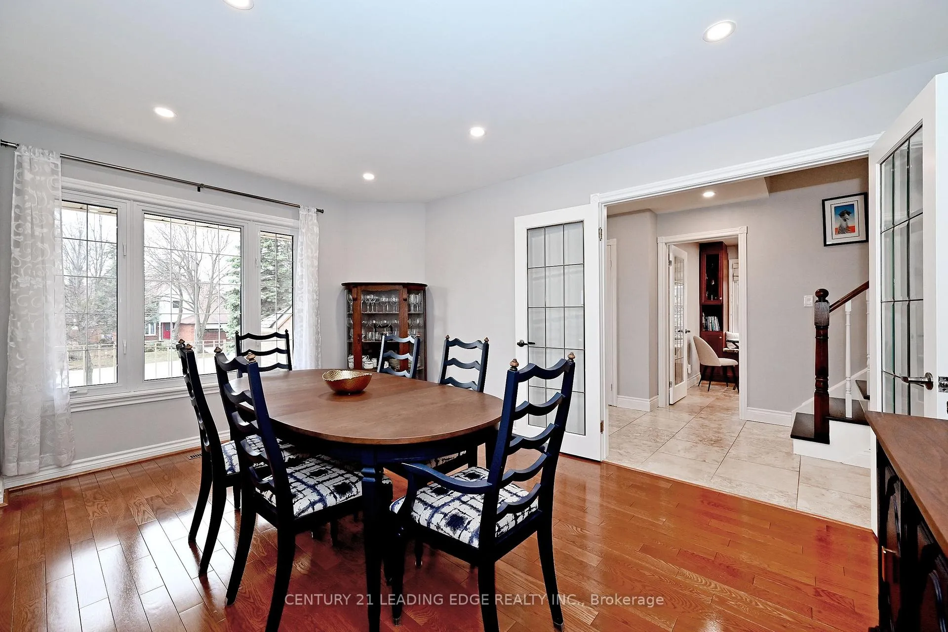 Photo 6 of 19 Berkeley Court, Markham, Unionville — HOMEH