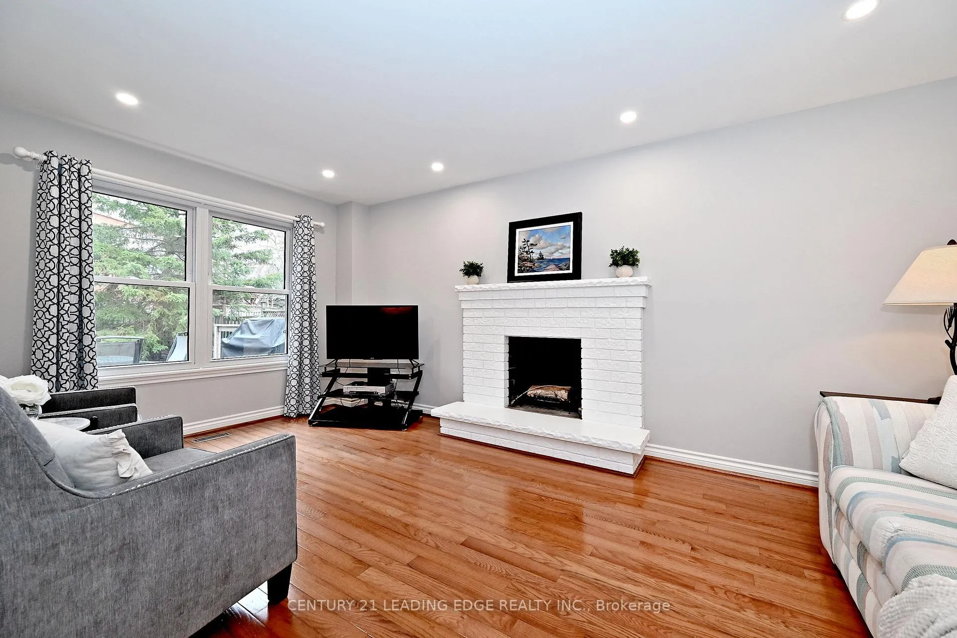 Photo 8 of 19 Berkeley Court, Markham, Unionville — HOMEH