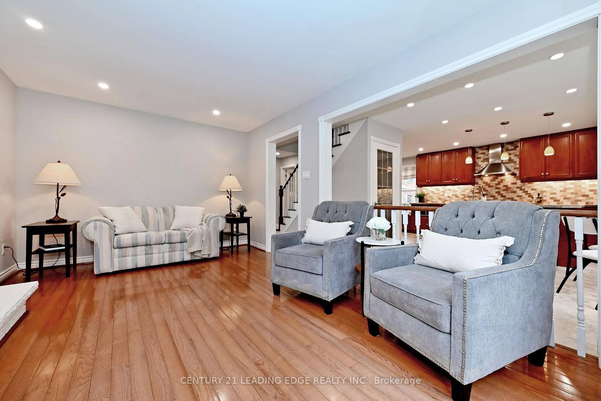 Photo 9 of 19 Berkeley Court, Markham, Unionville — HOMEH