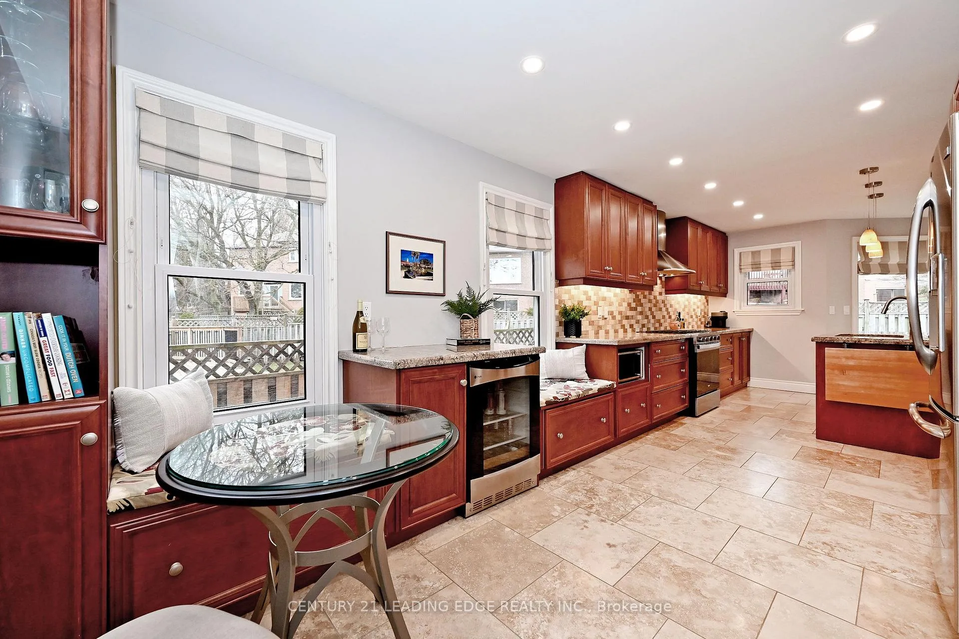 Photo 15 of 19 Berkeley Court, Markham, Unionville — HOMEH