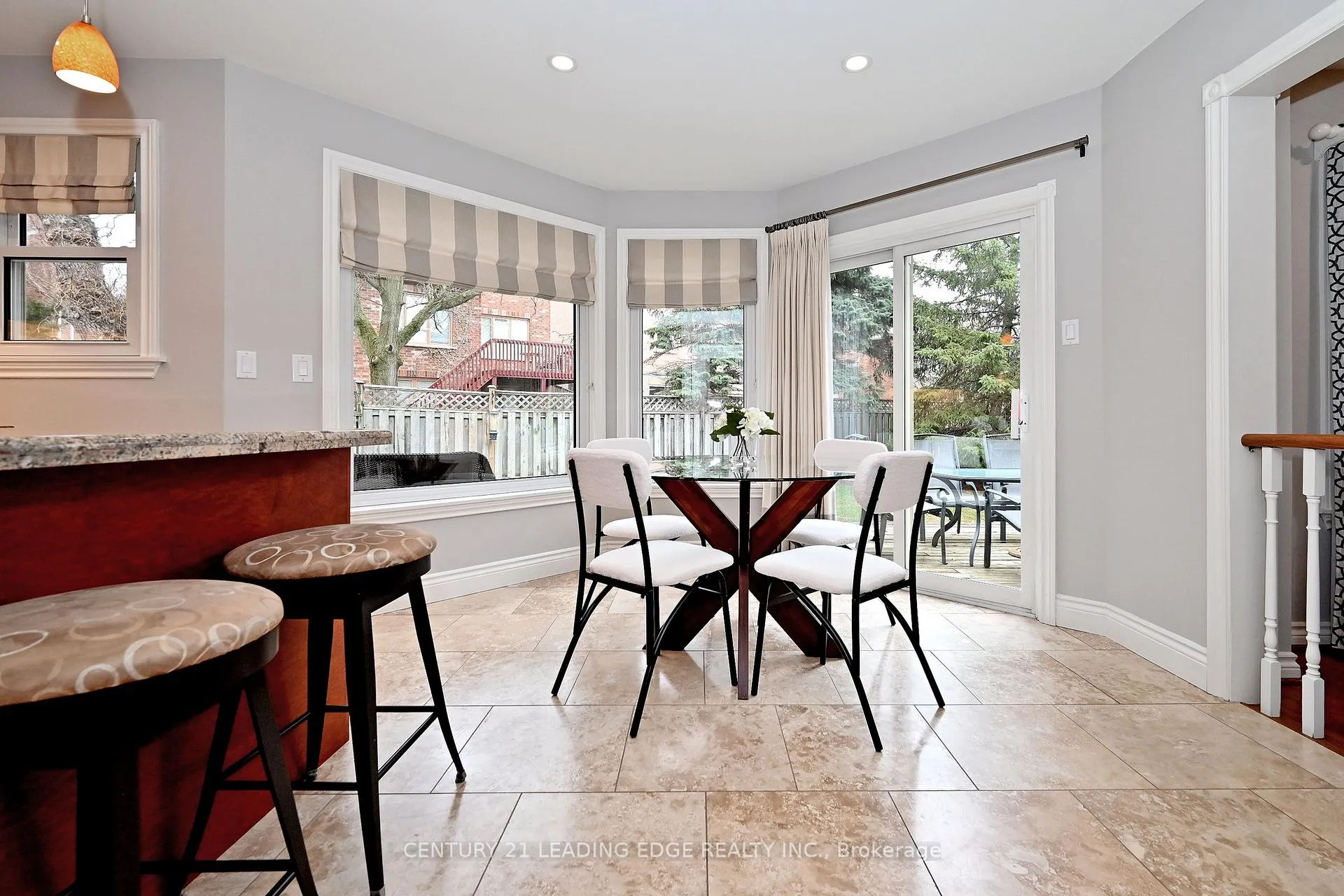 Photo 17 of 19 Berkeley Court, Markham, Unionville — HOMEH