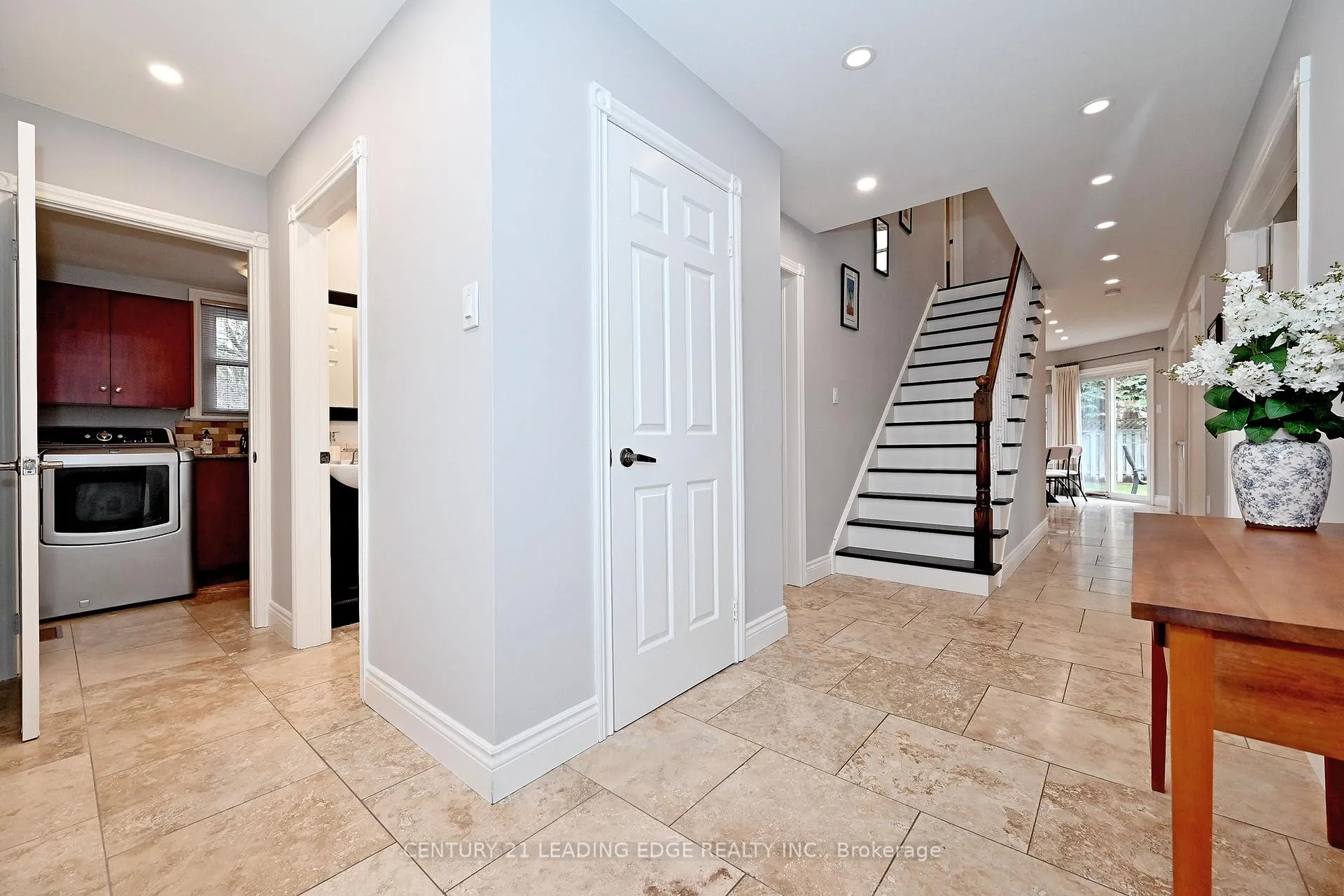 Photo 18 of 19 Berkeley Court, Markham, Unionville — HOMEH