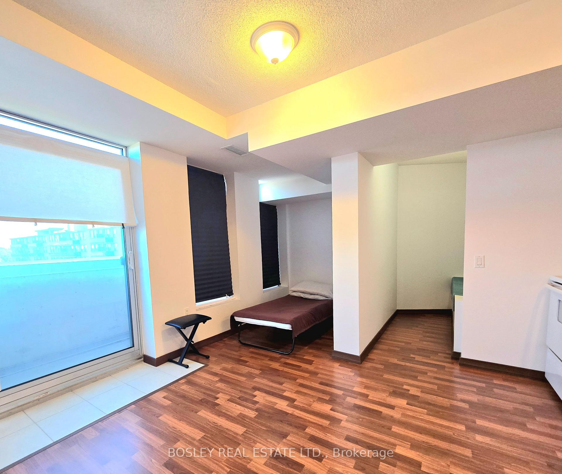 Photo 3 of Unit 702, 15 Maplewood Avenue, Toronto, Humewood-Cedarvale — HOMEH