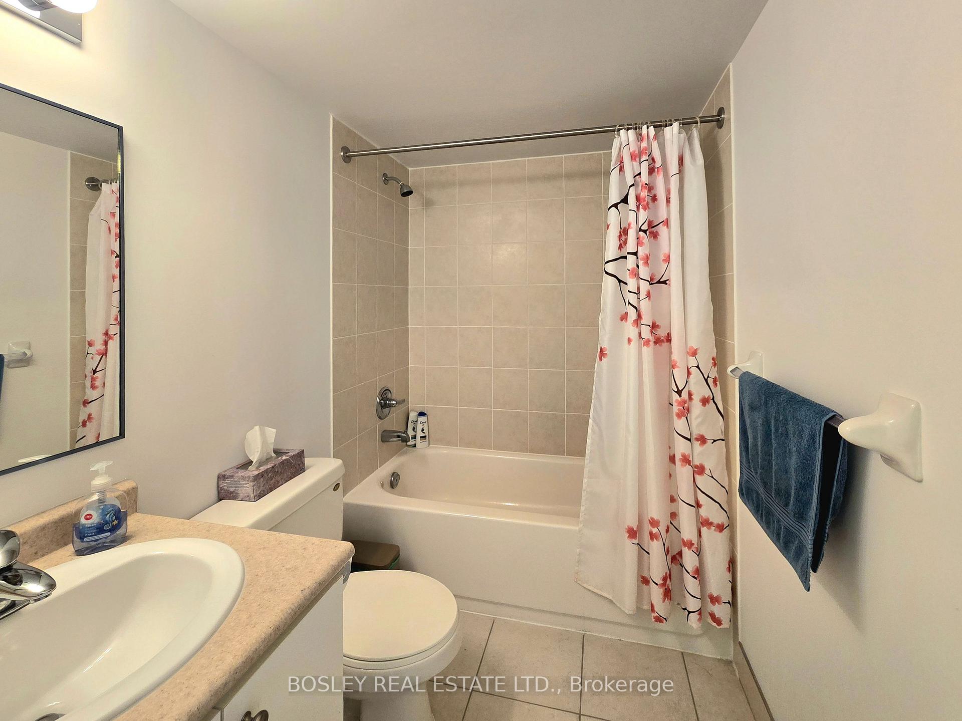 Photo 7 of Unit 702, 15 Maplewood Avenue, Toronto, Humewood-Cedarvale — HOMEH