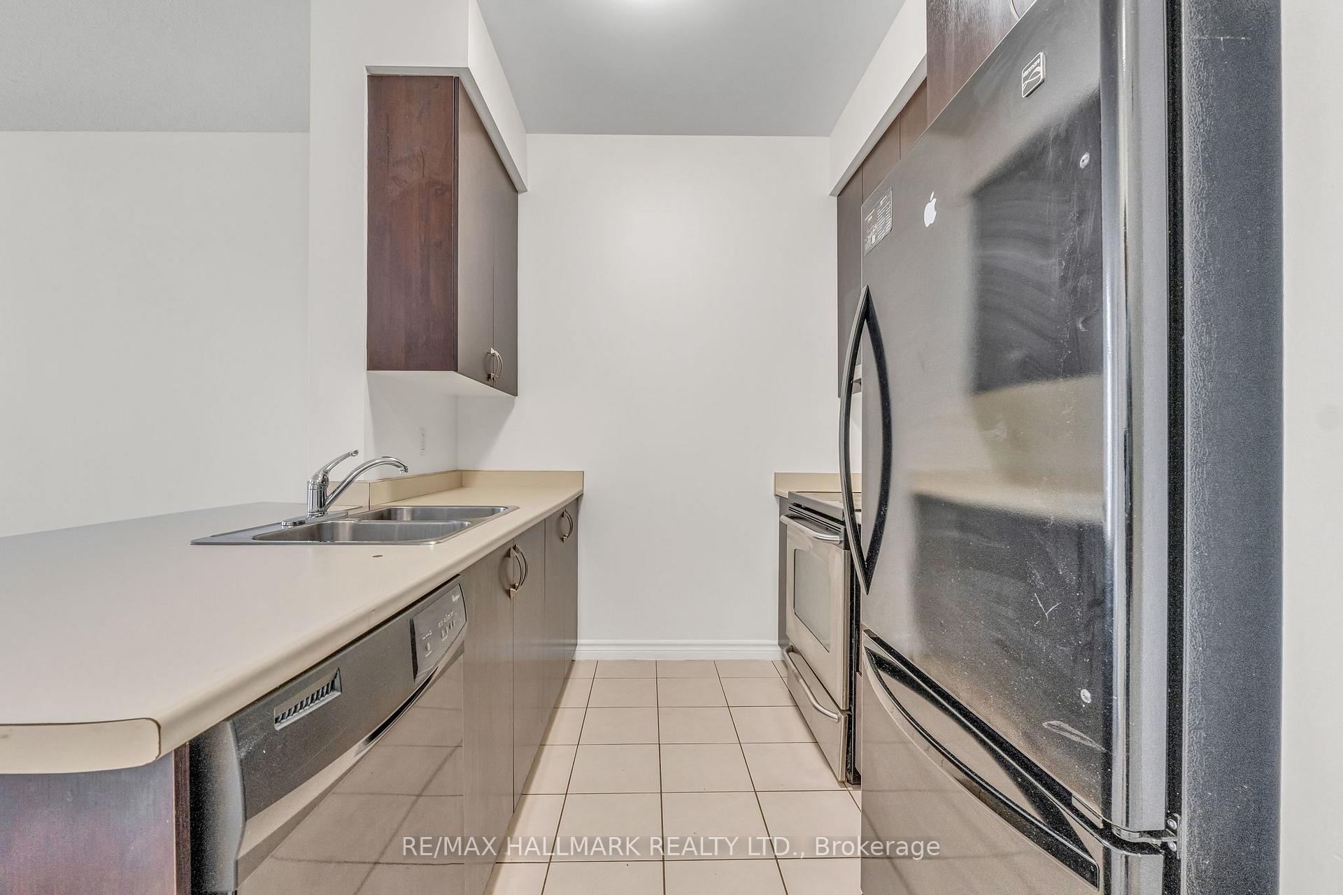 Photo 4 of Unit 907, 35 Saranac Boulevard, Toronto, Englemount-Lawrence — HOMEH