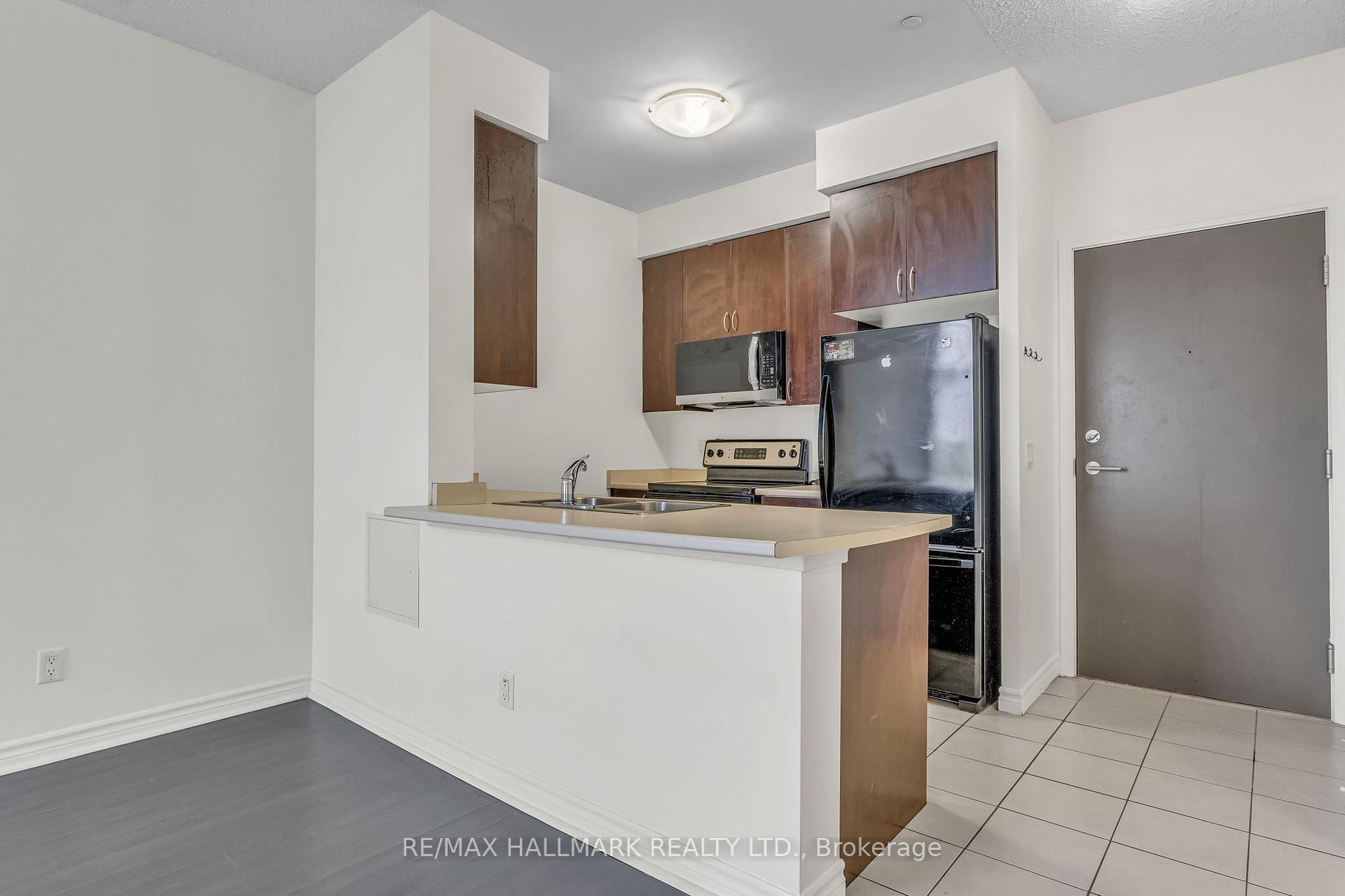 Photo 5 of Unit 907, 35 Saranac Boulevard, Toronto, Englemount-Lawrence — HOMEH