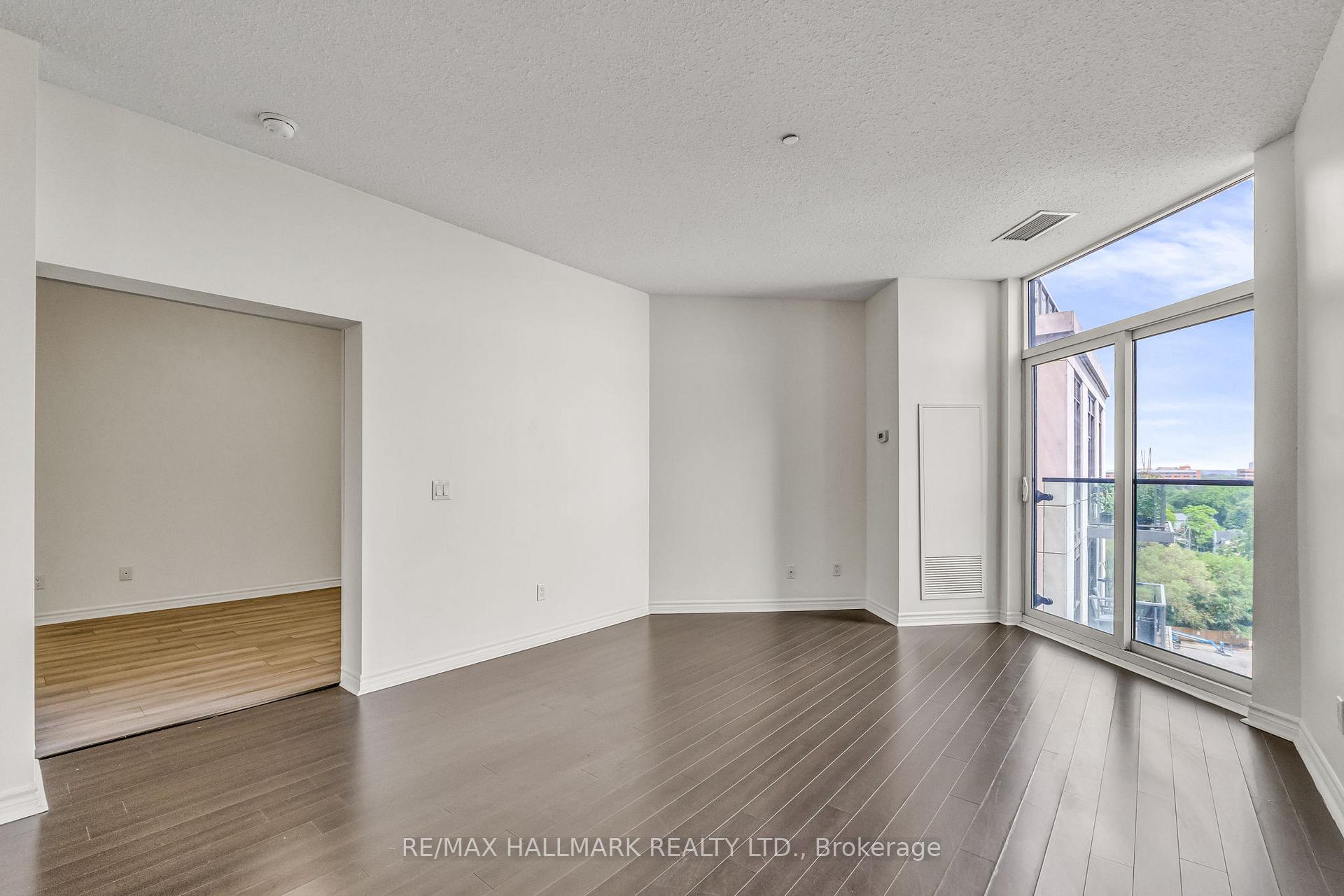 Photo 10 of Unit 907, 35 Saranac Boulevard, Toronto, Englemount-Lawrence — HOMEH