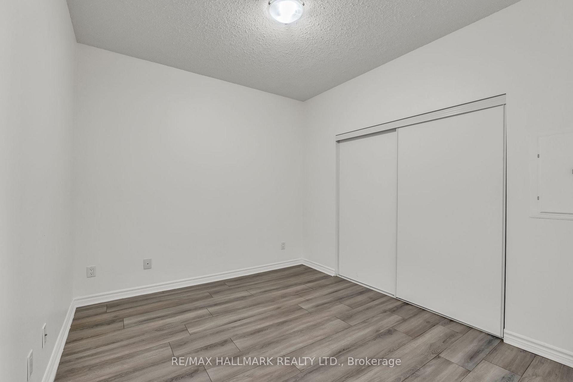 Photo 14 of Unit 907, 35 Saranac Boulevard, Toronto, Englemount-Lawrence — HOMEH