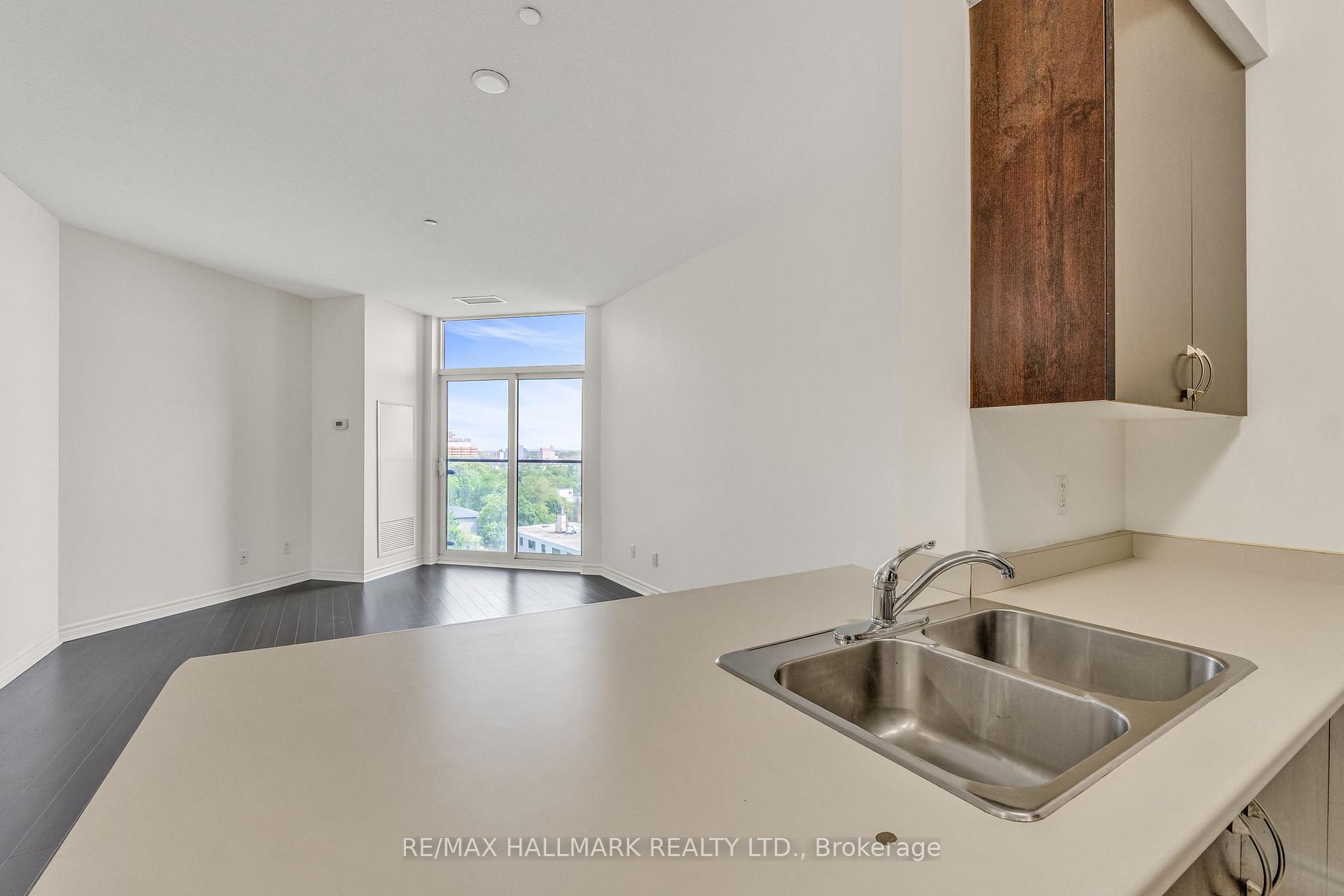 Photo 18 of Unit 907, 35 Saranac Boulevard, Toronto, Englemount-Lawrence — HOMEH