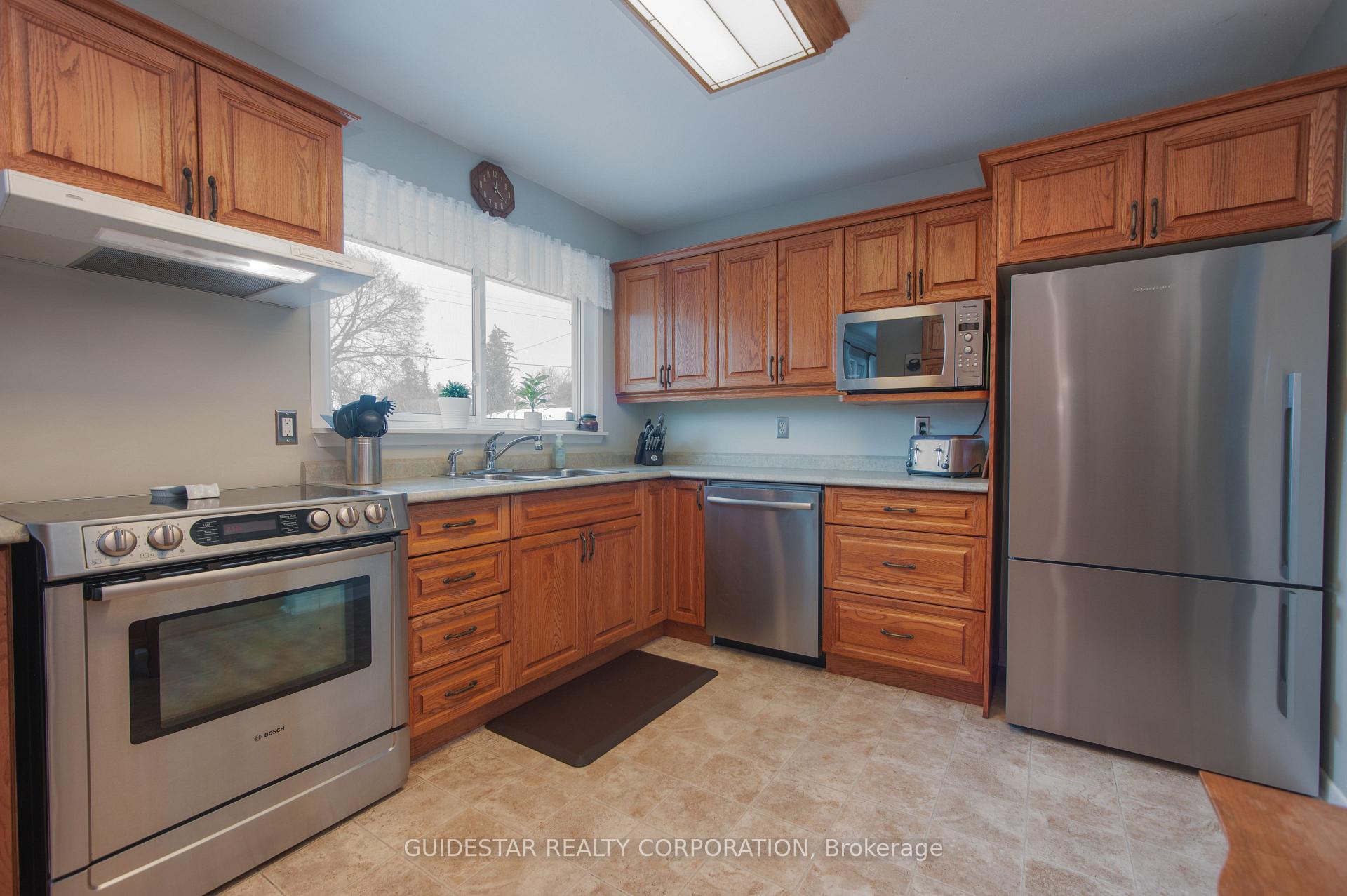 Photo 21 of 4 Solva Drive, Ottawa, Crystal Beach — HOMEH