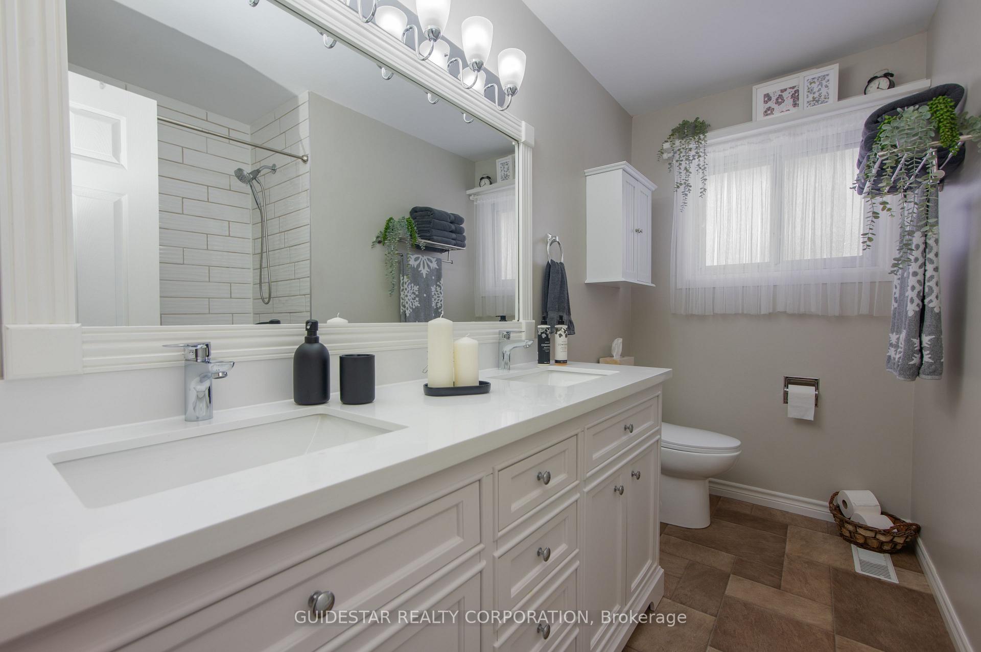 Photo 18 of 4 Solva Drive, Ottawa, Crystal Beach — HOMEH