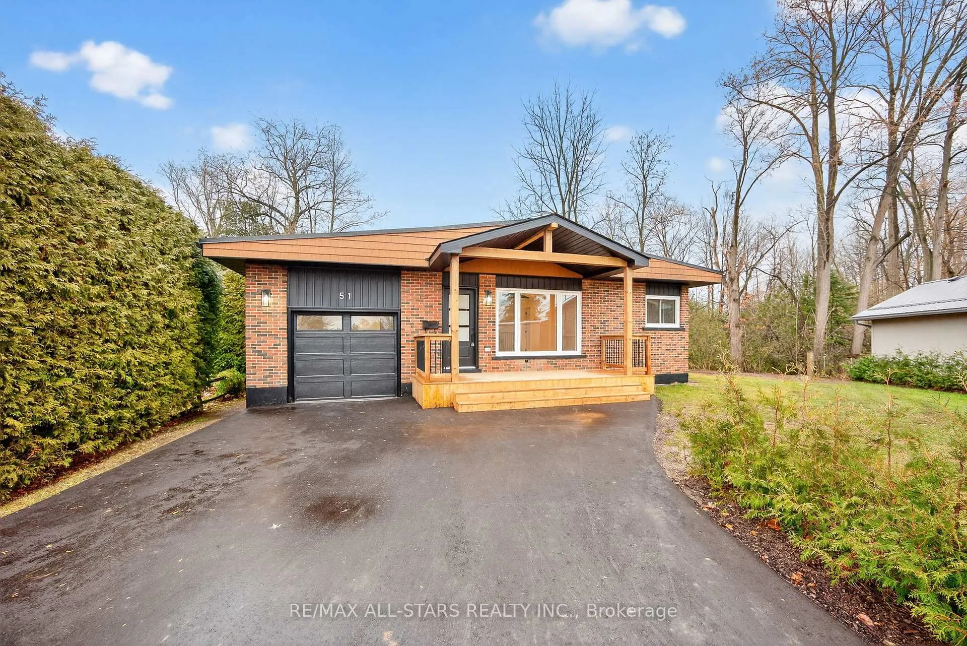 Photo 4 of 51 Garrett Drive, Georgina, Sutton & Jackson's Point — HOMEH
