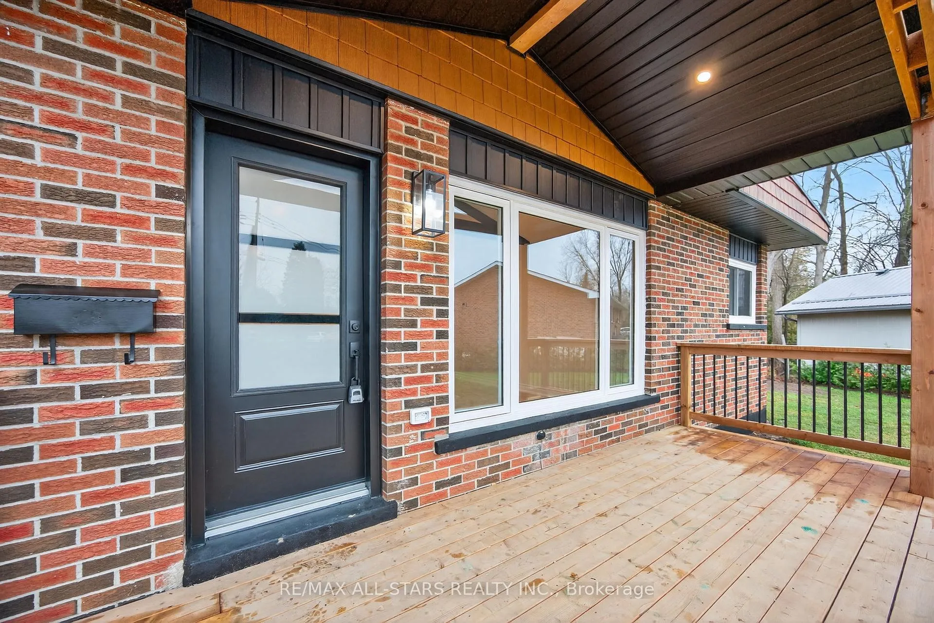 Photo 5 of 51 Garrett Drive, Georgina, Sutton & Jackson's Point — HOMEH