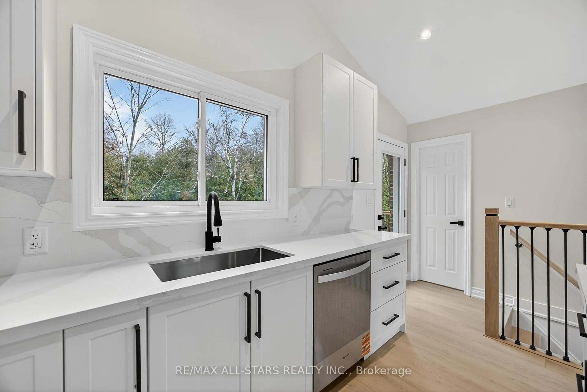 Photo 26 of 51 Garrett Drive, Georgina, Sutton & Jackson's Point — HOMEH