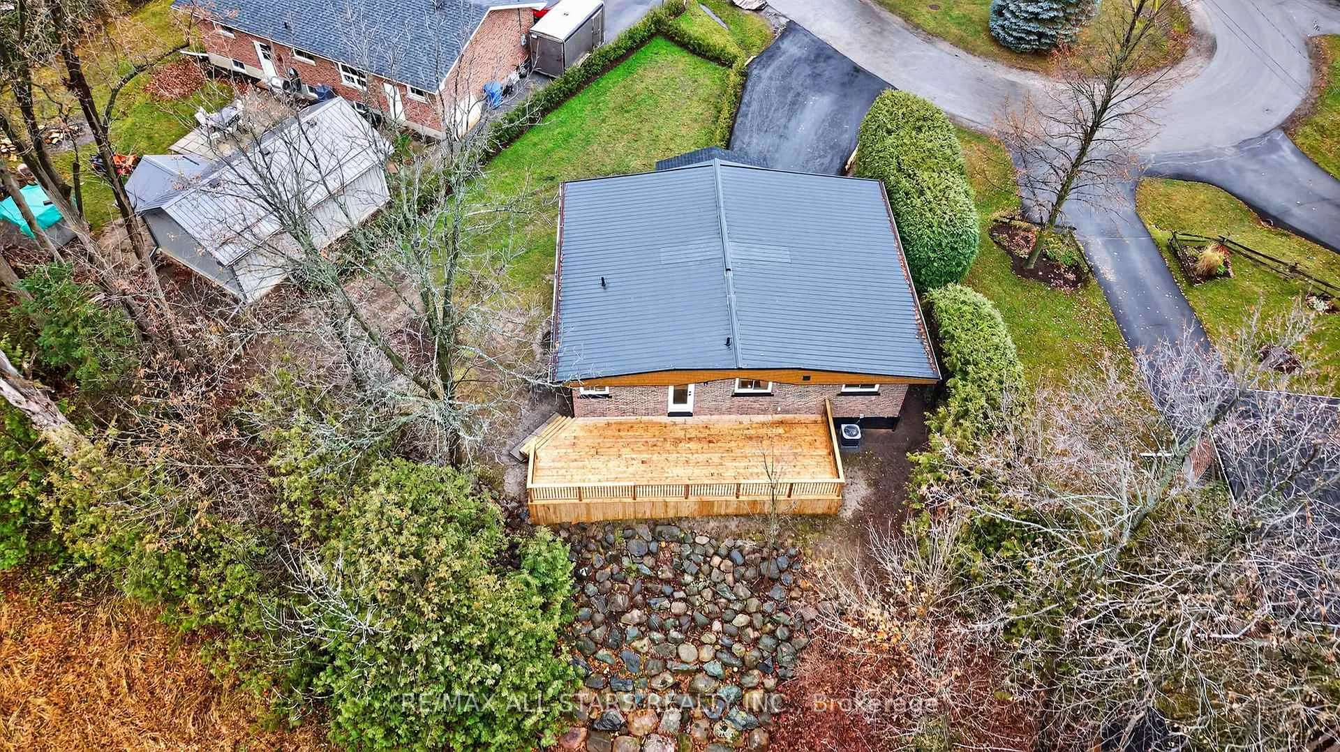 Photo 47 of 51 Garrett Drive, Georgina, Sutton & Jackson's Point — HOMEH