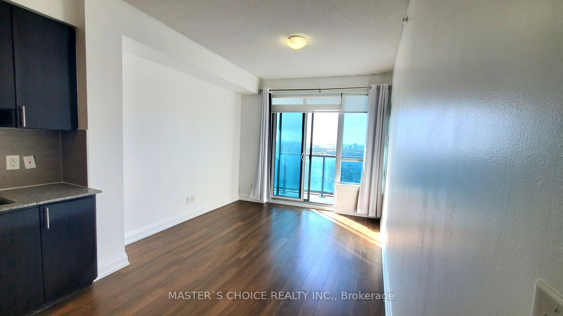 Photo 5 of Unit 2622, 7161 Yonge Street, Markham, Grandview — HOMEH