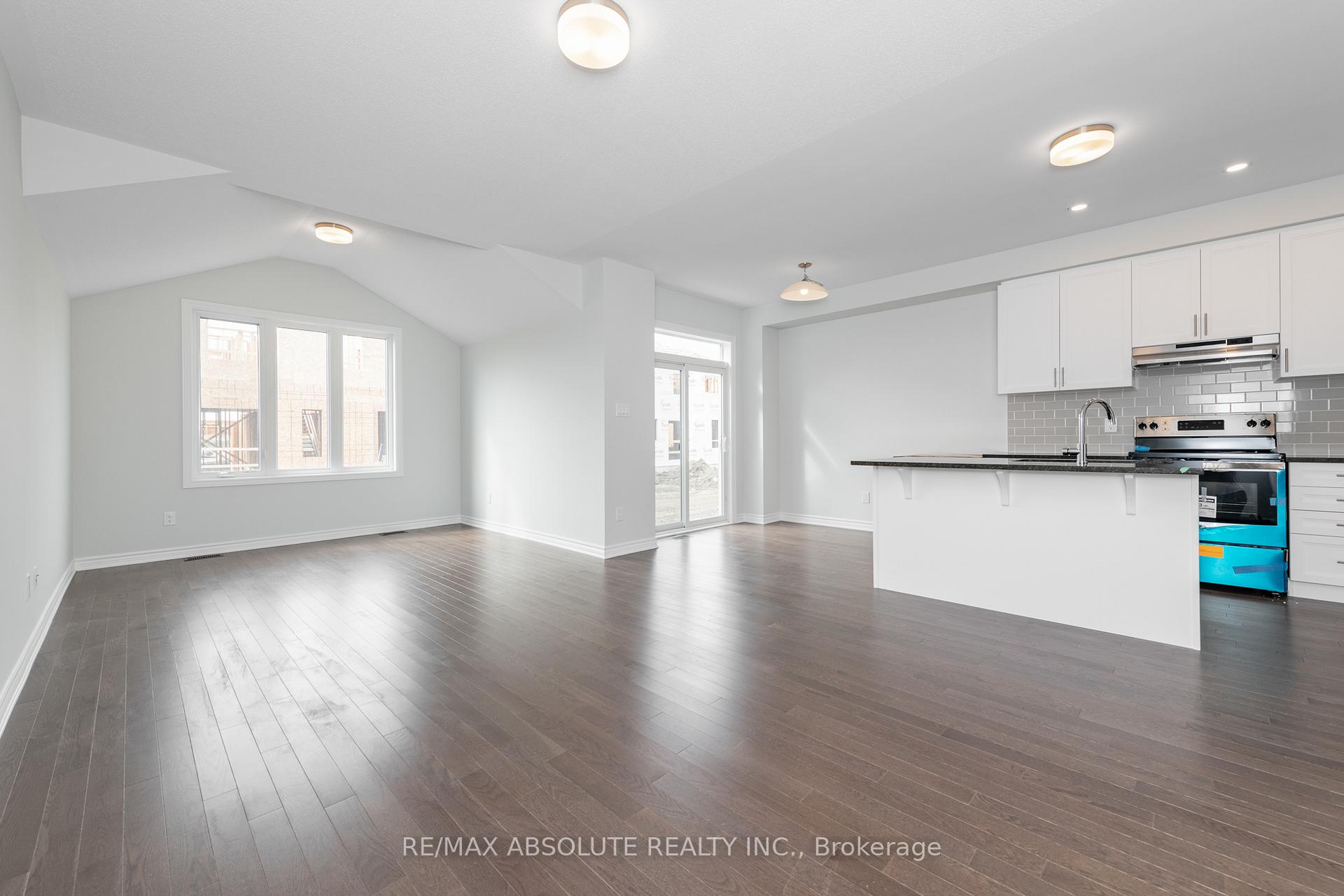 Photo 4 of 104 Mesa Drive, Ottawa, Barrhaven - Half Moon Bay — HOMEH