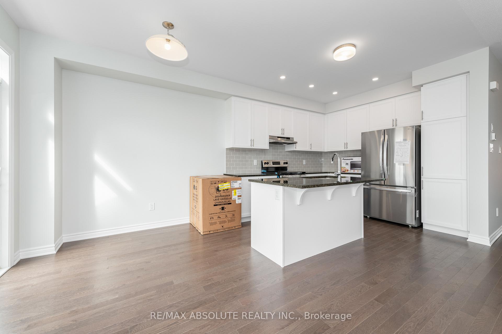 Photo 5 of 104 Mesa Drive, Ottawa, Barrhaven - Half Moon Bay — HOMEH