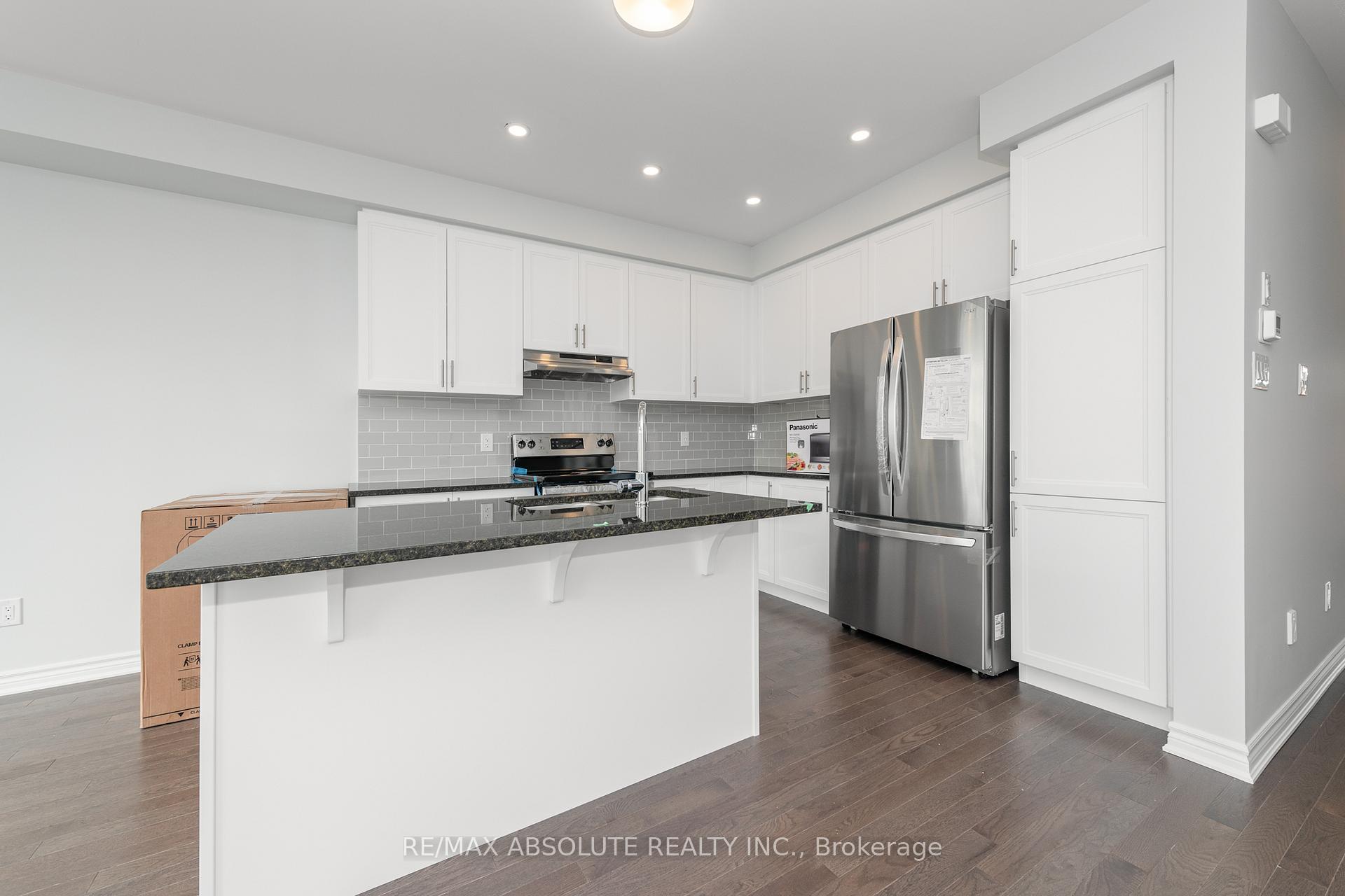 Photo 9 of 104 Mesa Drive, Ottawa, Barrhaven - Half Moon Bay — HOMEH