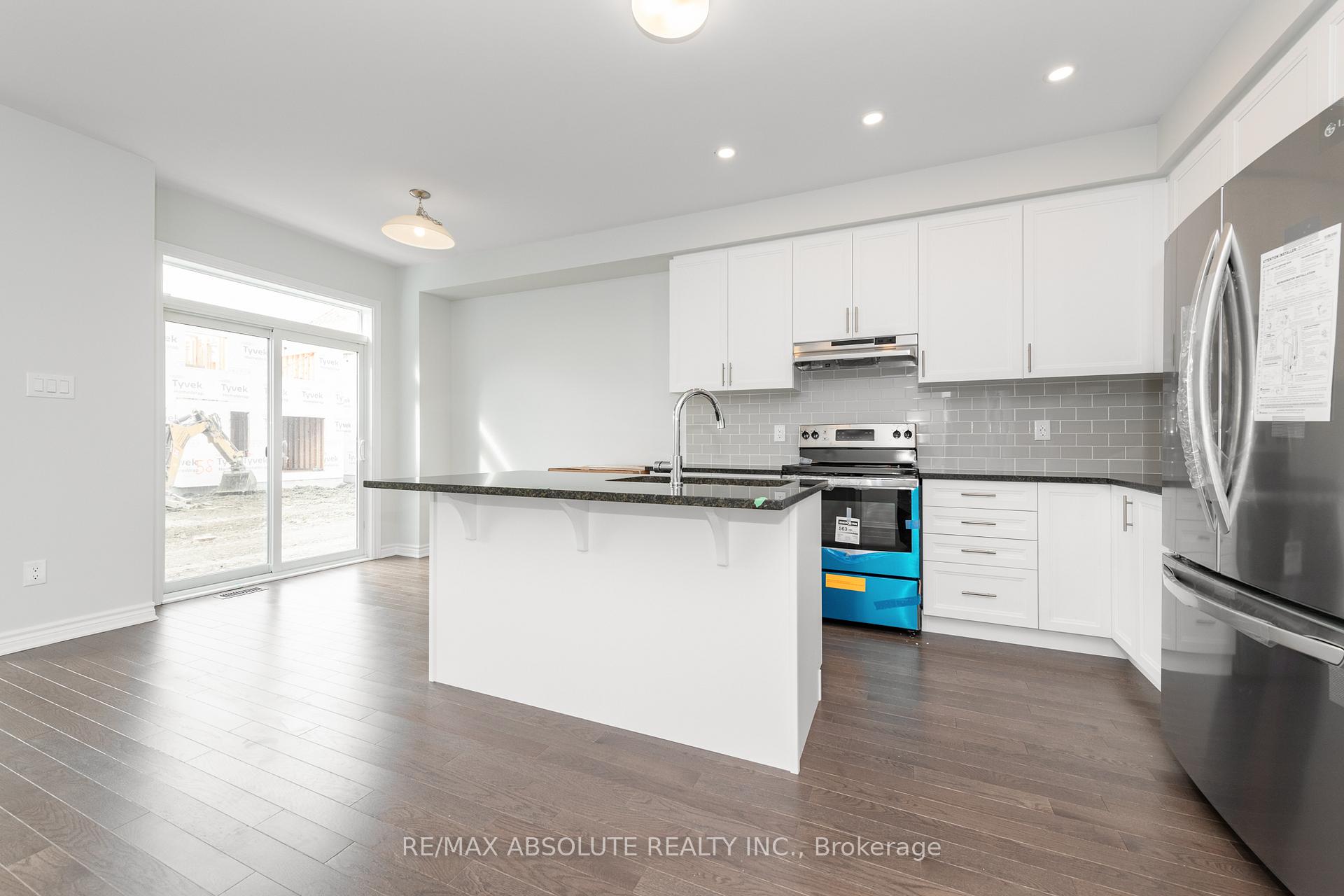 Photo 8 of 104 Mesa Drive, Ottawa, Barrhaven - Half Moon Bay — HOMEH