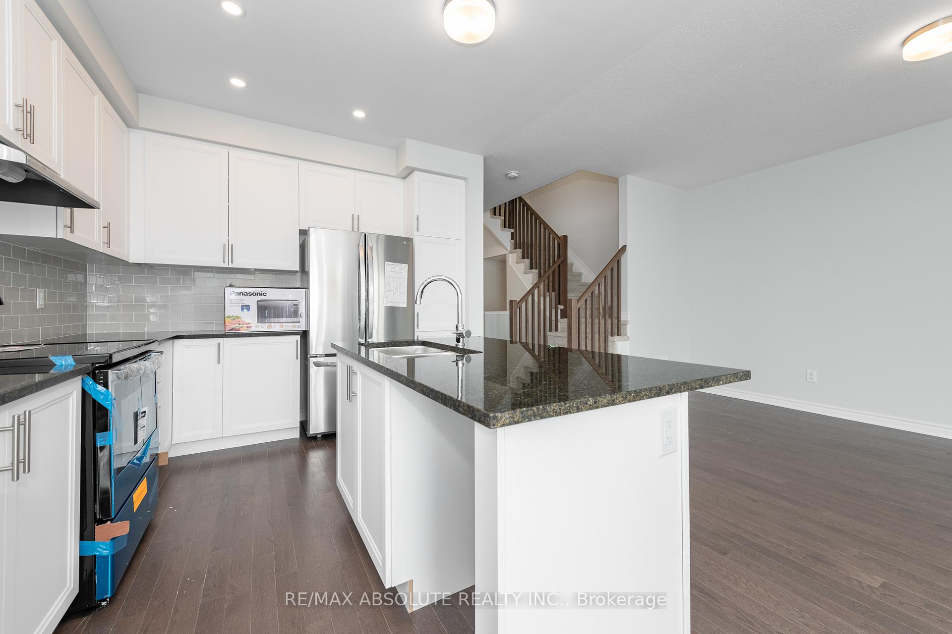 Photo 10 of 104 Mesa Drive, Ottawa, Barrhaven - Half Moon Bay — HOMEH