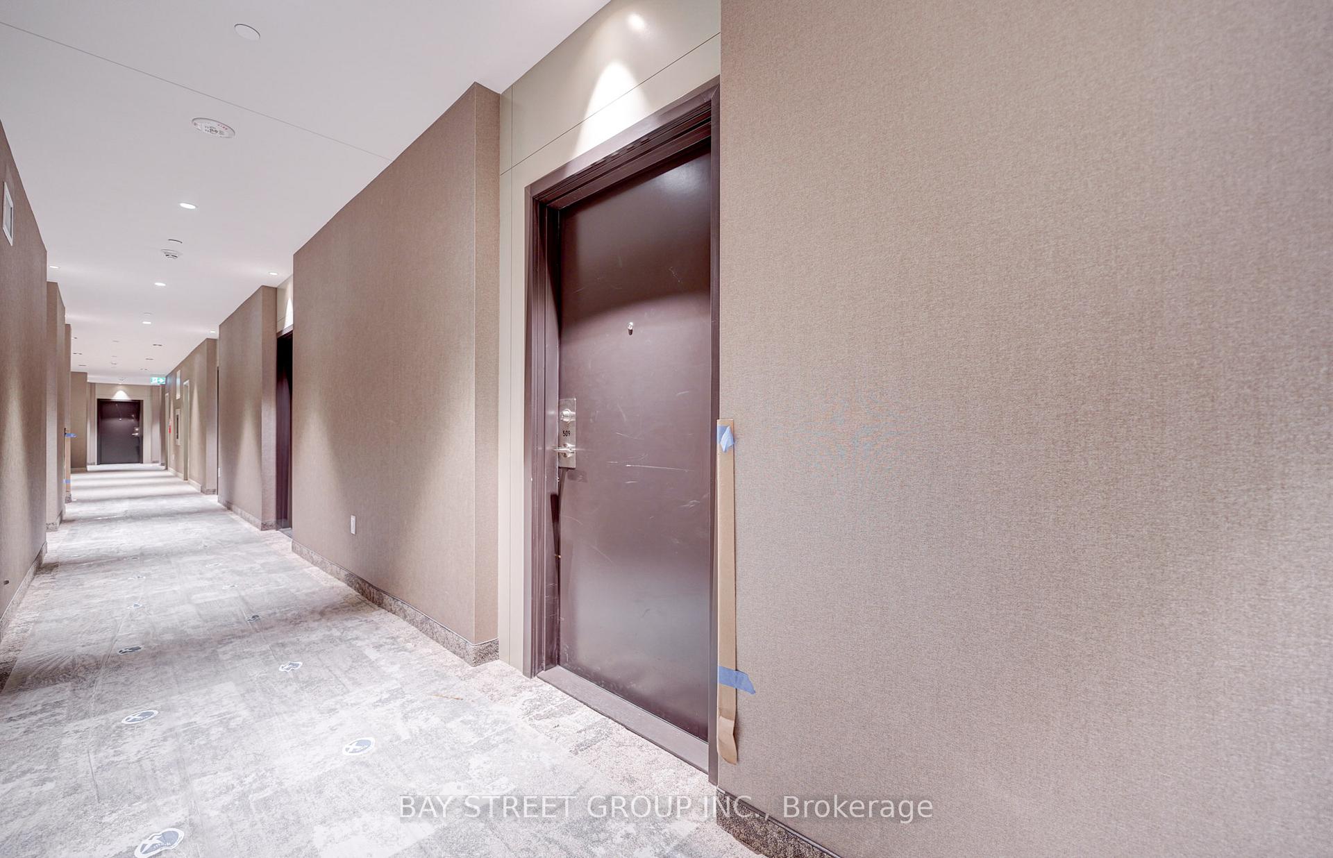 Photo 4 of Unit 509, 10 Honeycrisp Crescent, Vaughan, Vaughan Corporate Centre — HOMEH
