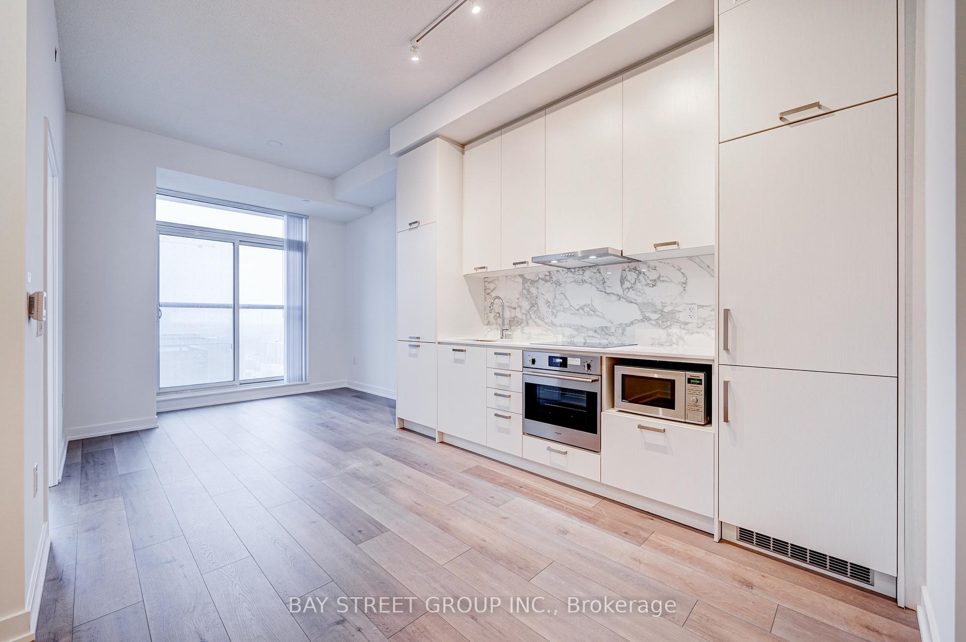 Photo 11 of Unit 509, 10 Honeycrisp Crescent, Vaughan, Vaughan Corporate Centre — HOMEH