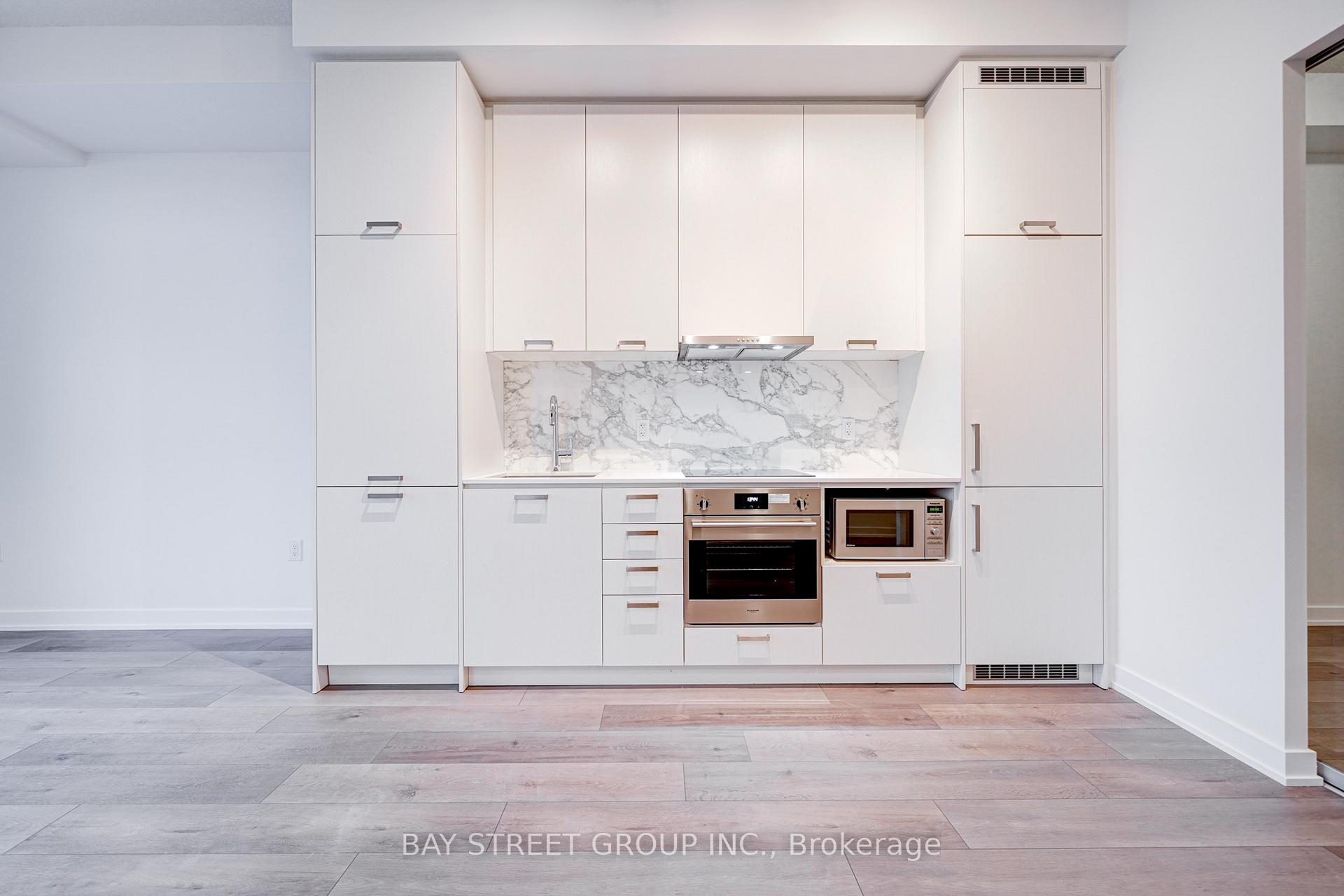 Photo 12 of Unit 509, 10 Honeycrisp Crescent, Vaughan, Vaughan Corporate Centre — HOMEH