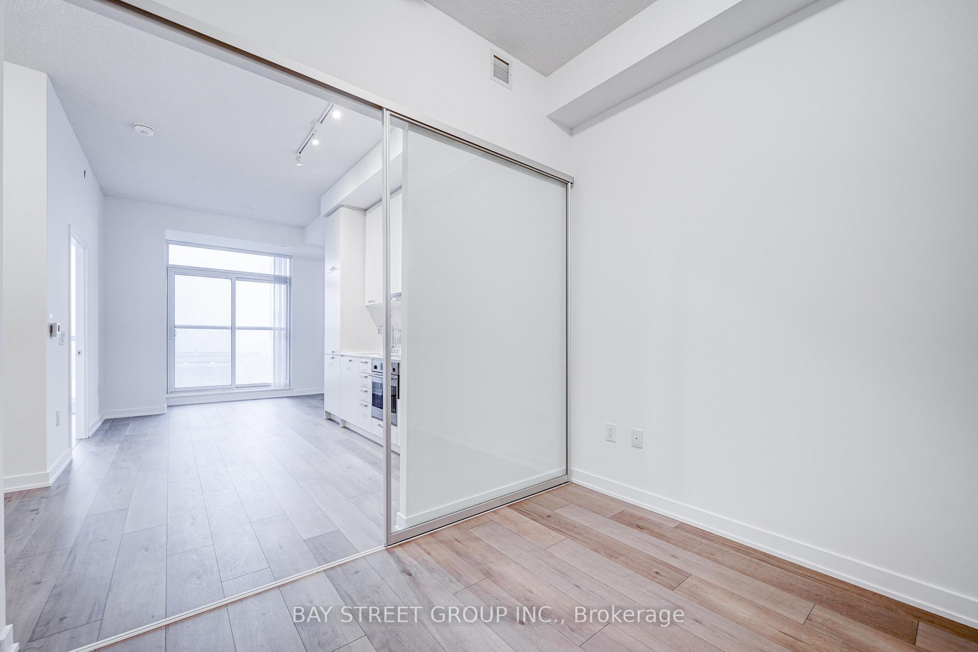 Photo 16 of Unit 509, 10 Honeycrisp Crescent, Vaughan, Vaughan Corporate Centre — HOMEH