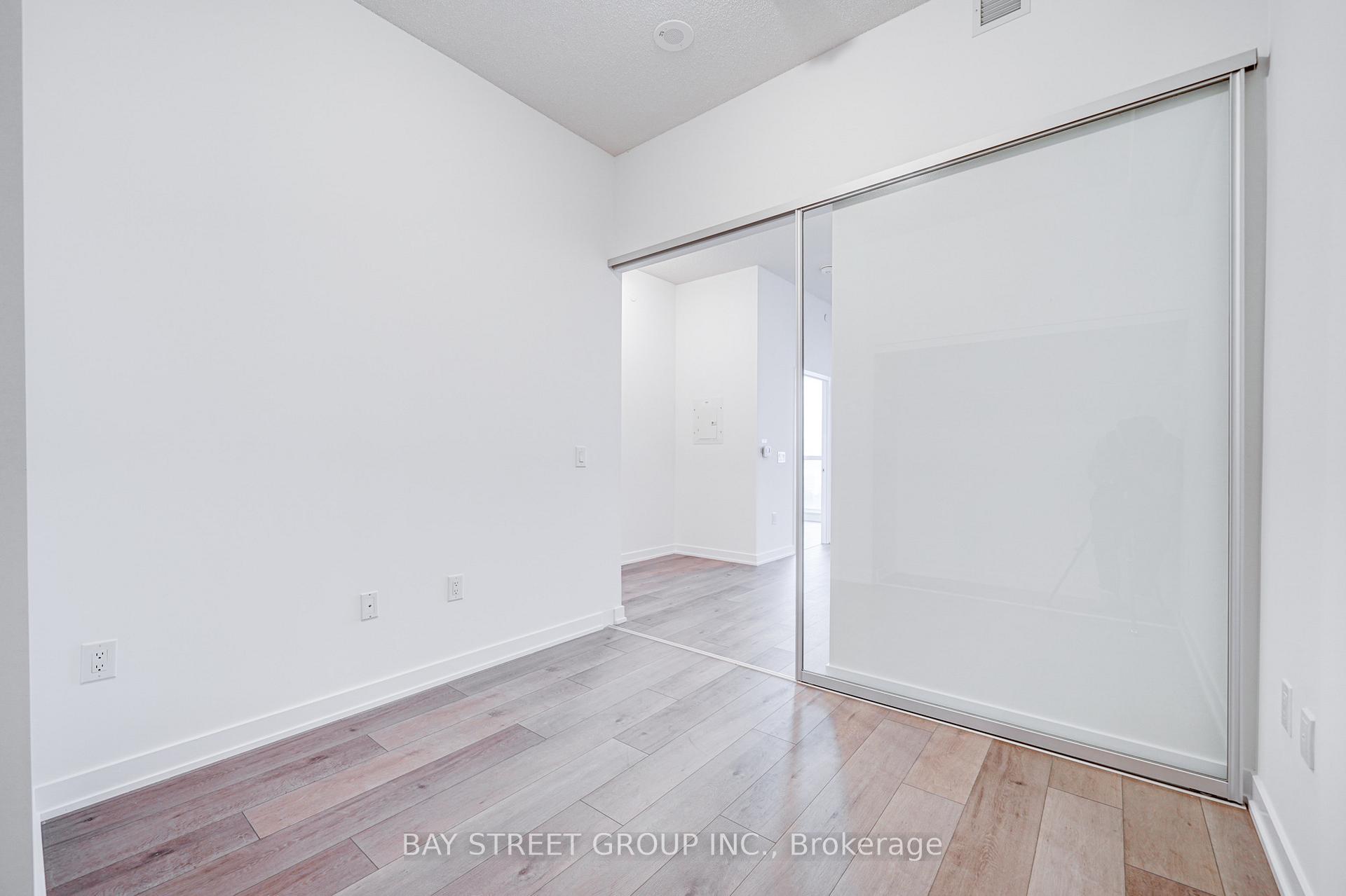 Photo 17 of Unit 509, 10 Honeycrisp Crescent, Vaughan, Vaughan Corporate Centre — HOMEH