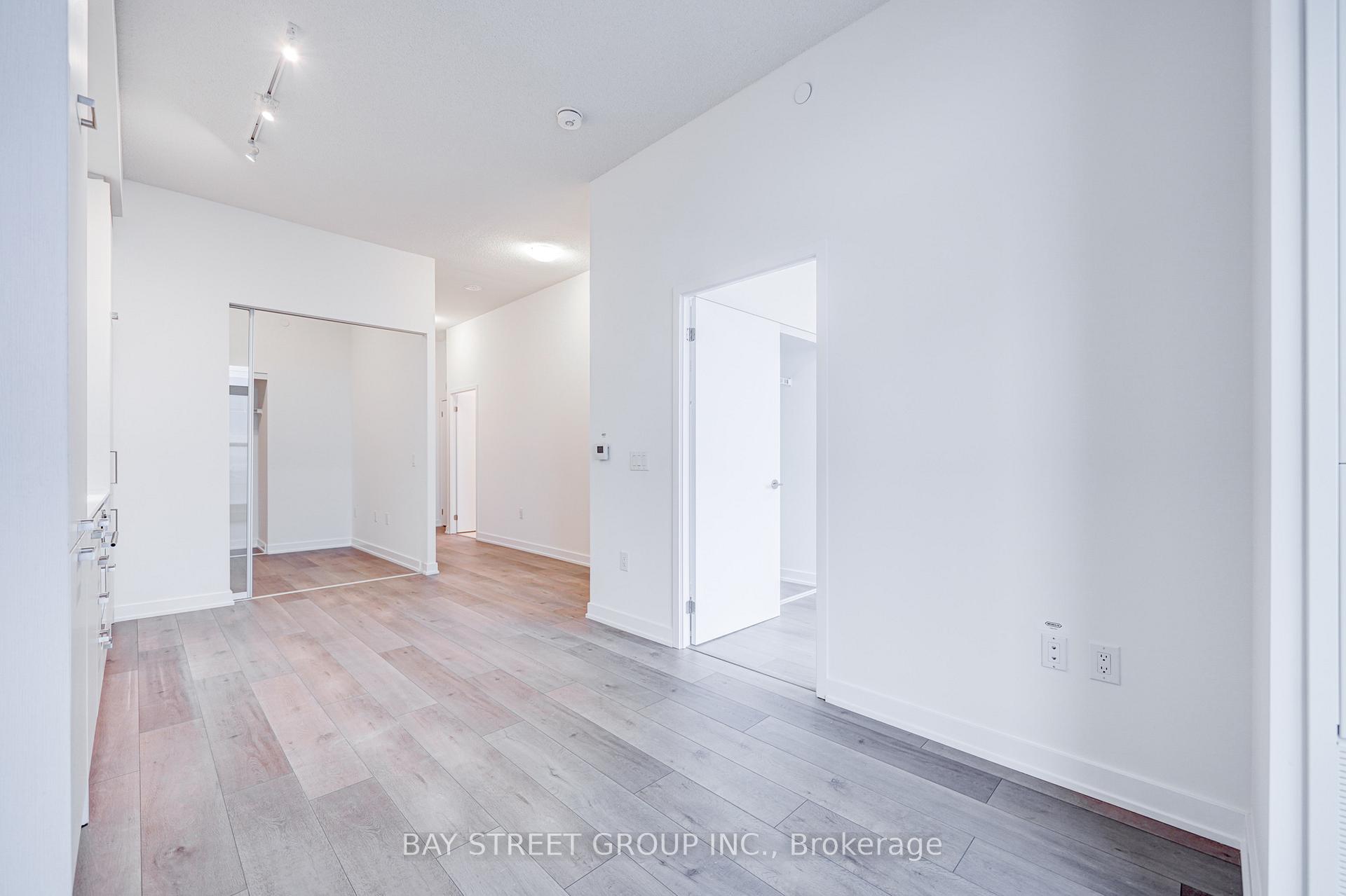 Photo 23 of Unit 509, 10 Honeycrisp Crescent, Vaughan, Vaughan Corporate Centre — HOMEH