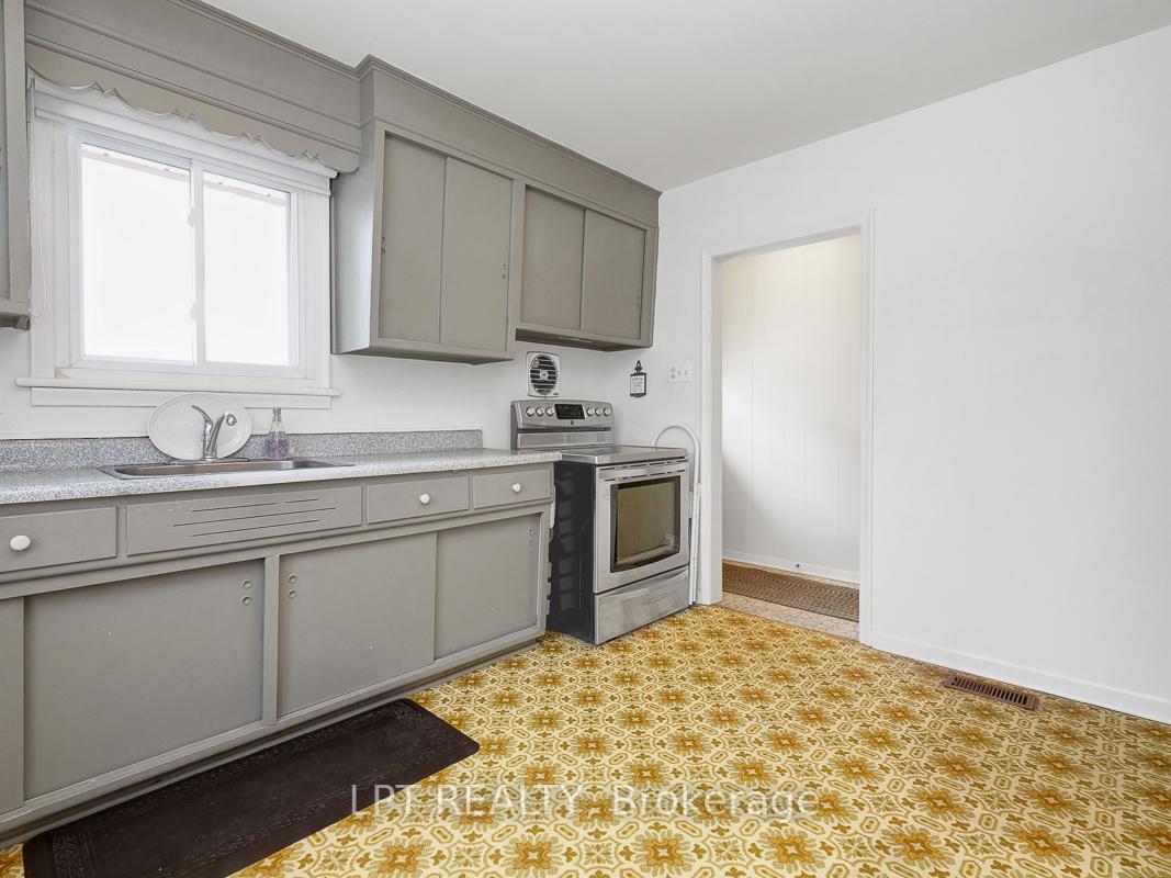 Photo 9 of 2058 Tilson Street, Ottawa, Elmvale Acres — HOMEH