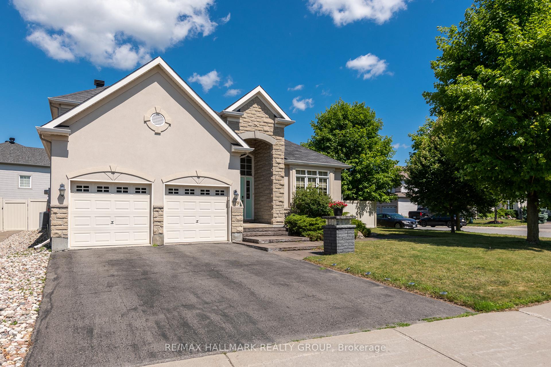 Front of 729 Kilbirnie Drive
