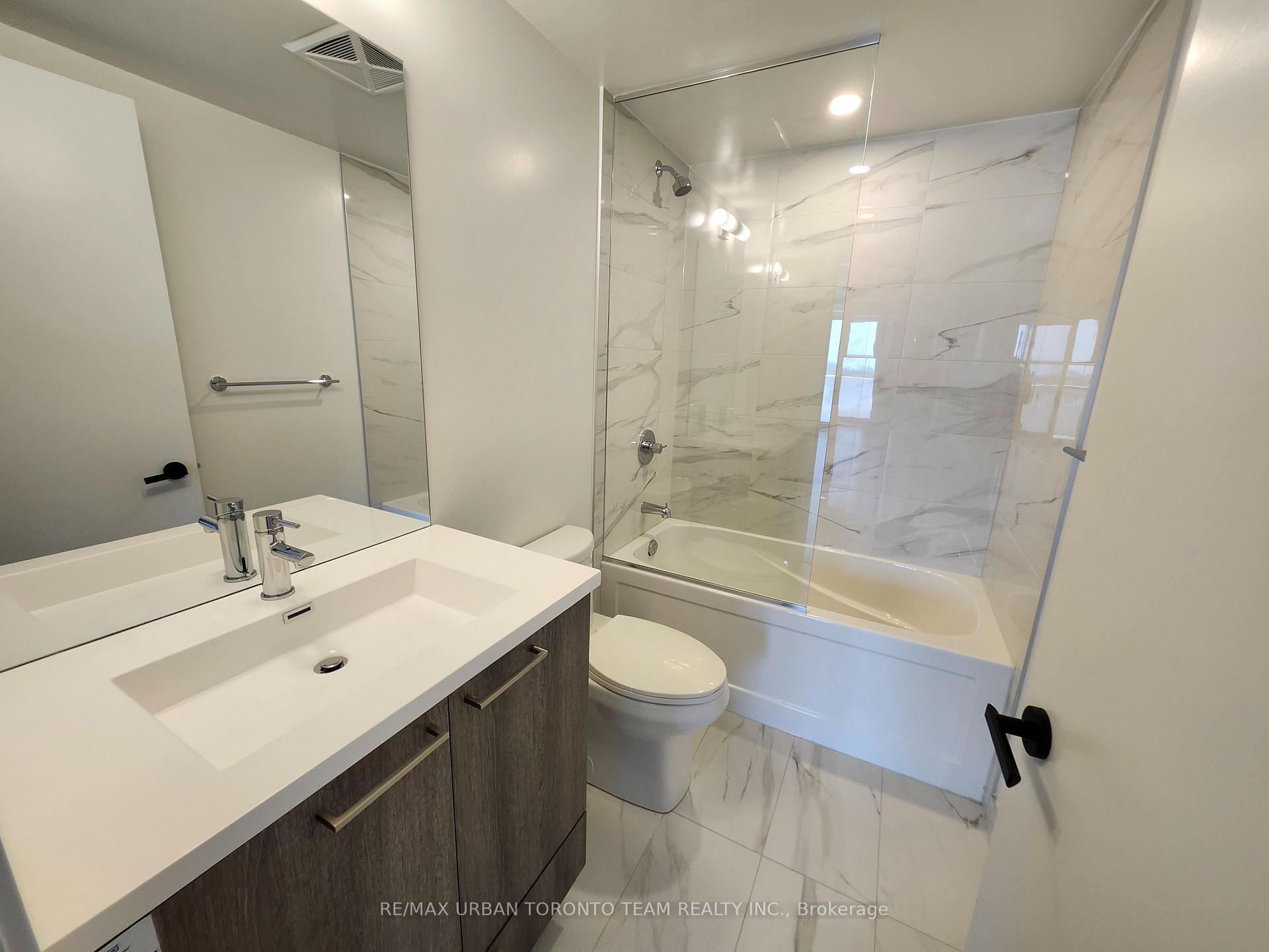 Photo 5 of Unit 703, 195 Commerce Street, Vaughan, Vaughan Corporate Centre — HOMEH