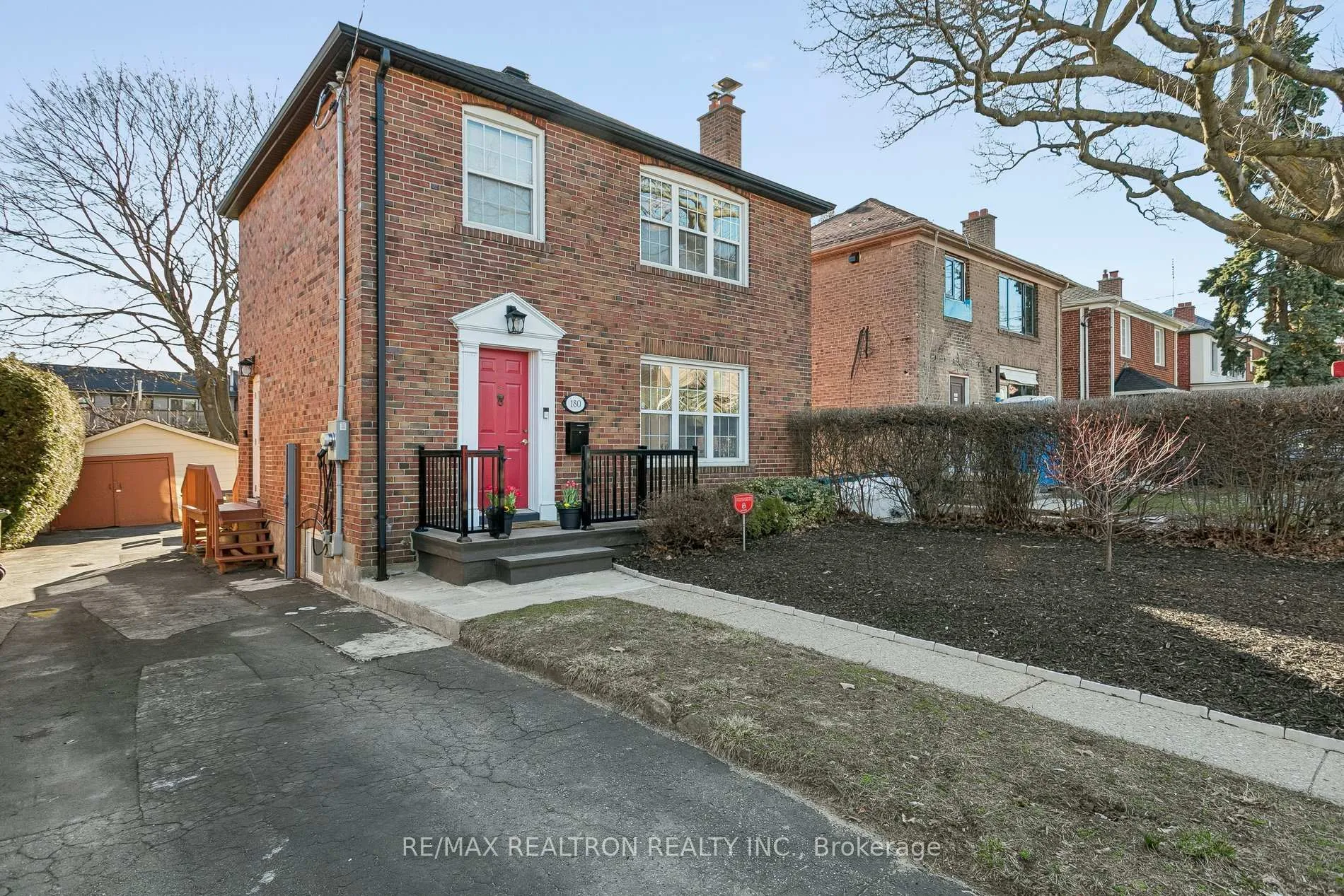 Photo 2 of 180 Windermere Avenue, Toronto, High Park-Swansea — HOMEH