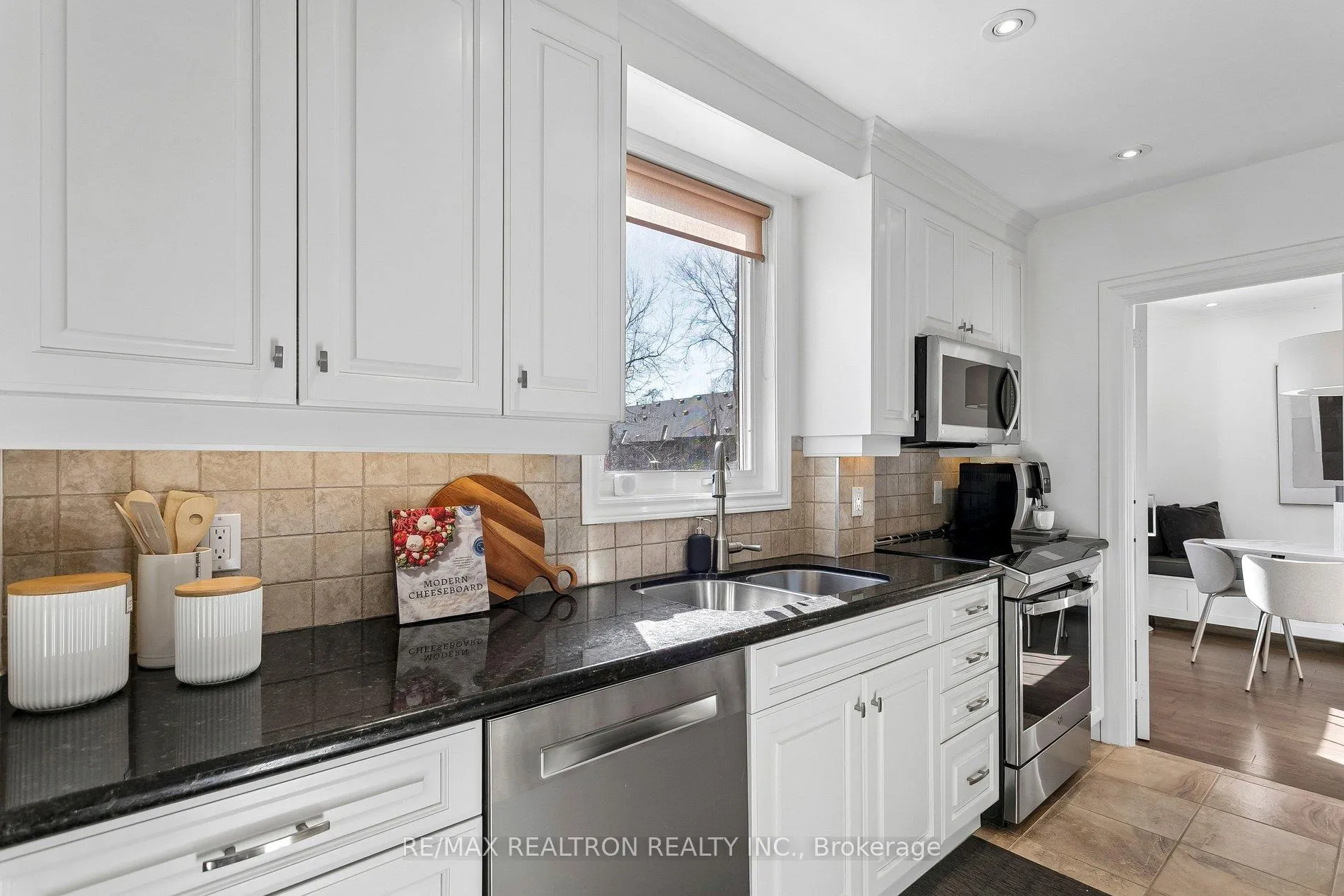 Photo 12 of 180 Windermere Avenue, Toronto, High Park-Swansea — HOMEH