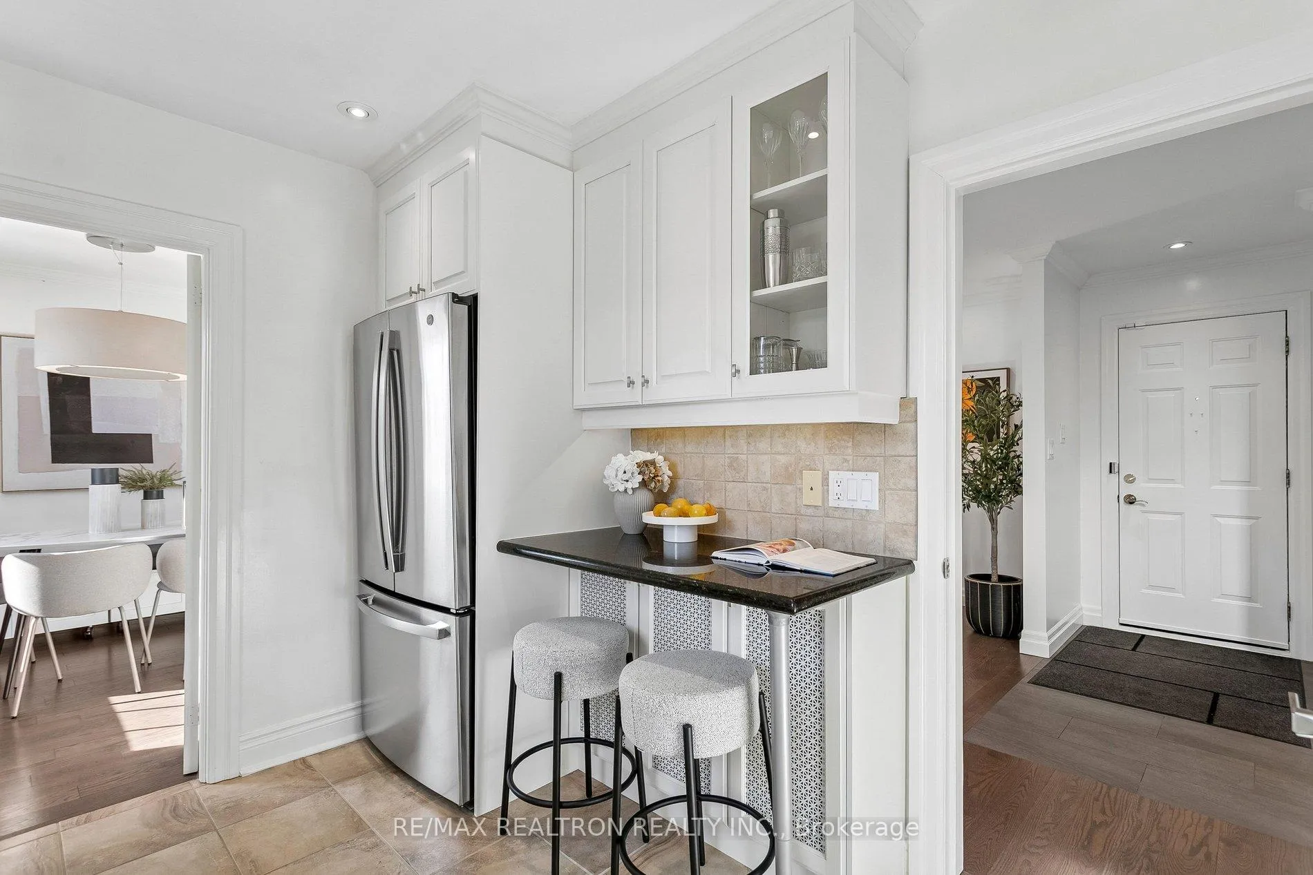 Photo 13 of 180 Windermere Avenue, Toronto, High Park-Swansea — HOMEH