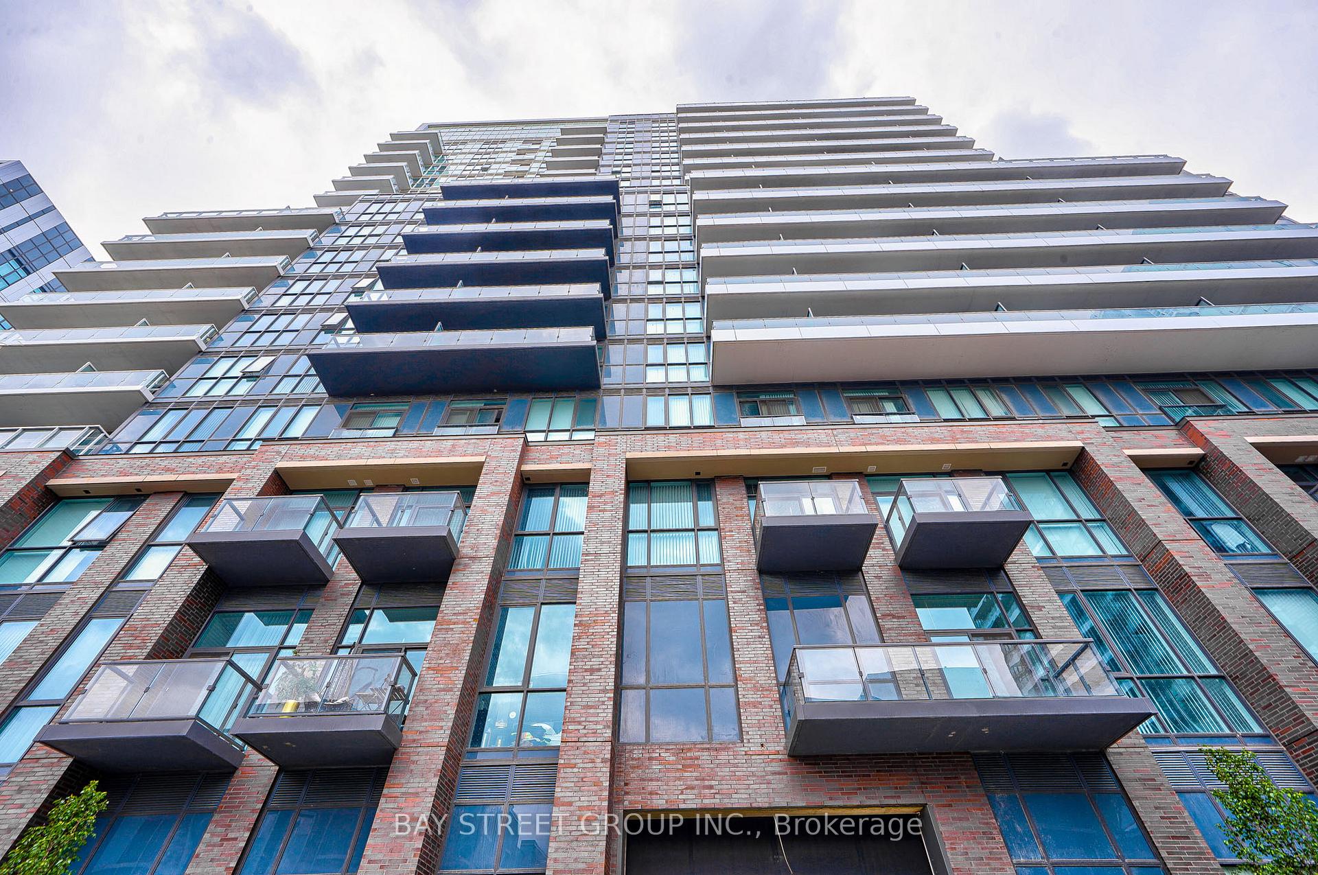 Photo 3 of Unit 806, 38 Honeycrisp Crescent, Vaughan, Vaughan Corporate Centre — HOMEH