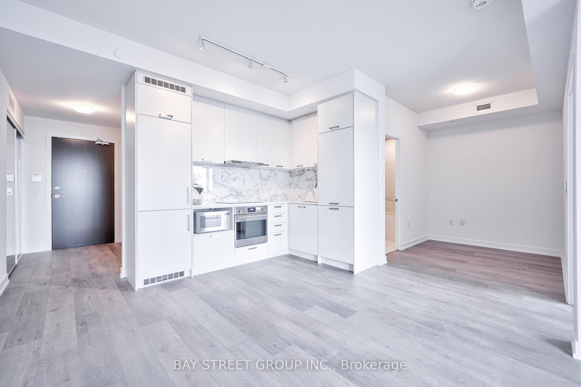 Photo 14 of Unit 806, 38 Honeycrisp Crescent, Vaughan, Vaughan Corporate Centre — HOMEH