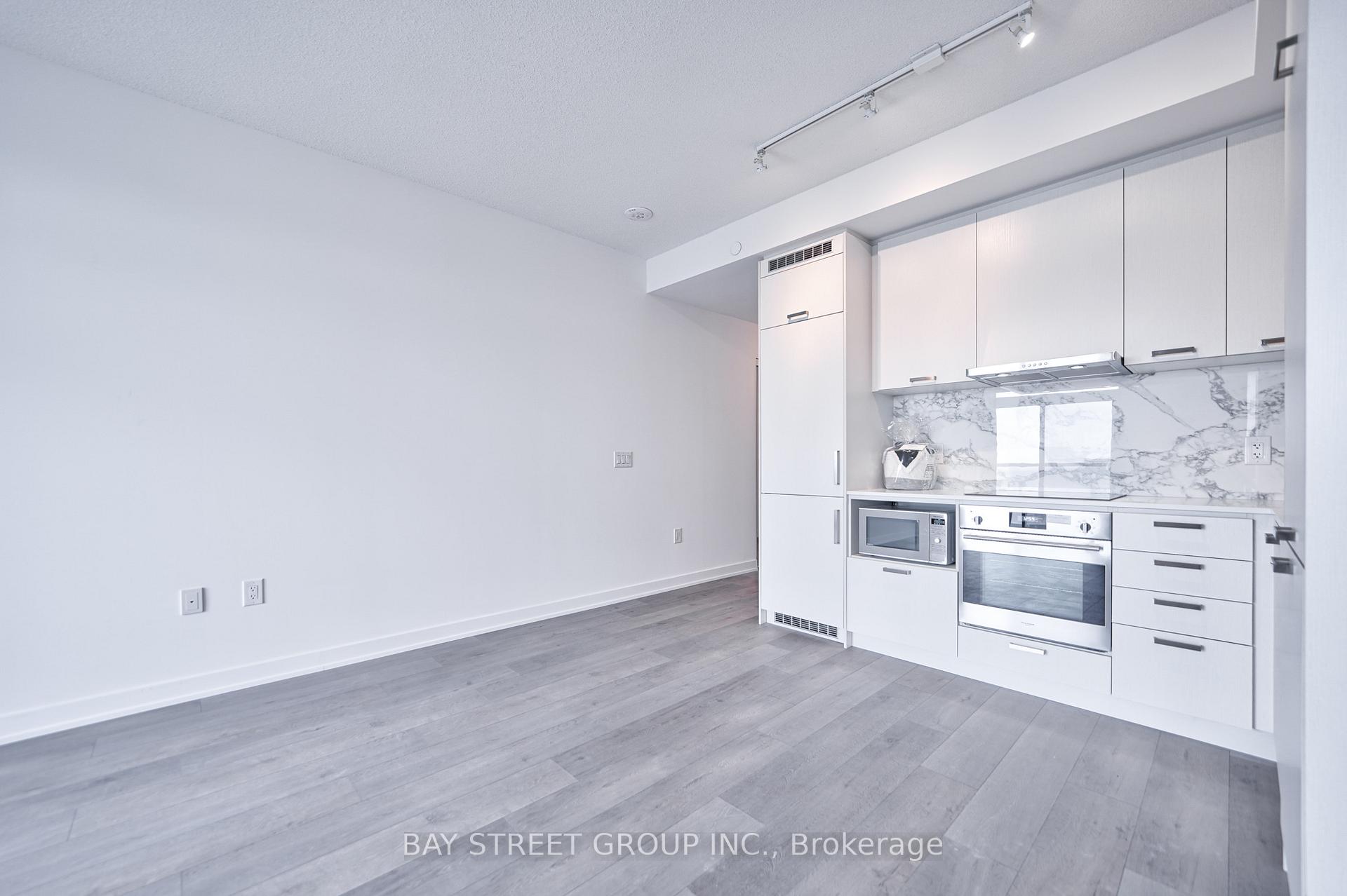 Photo 16 of Unit 806, 38 Honeycrisp Crescent, Vaughan, Vaughan Corporate Centre — HOMEH