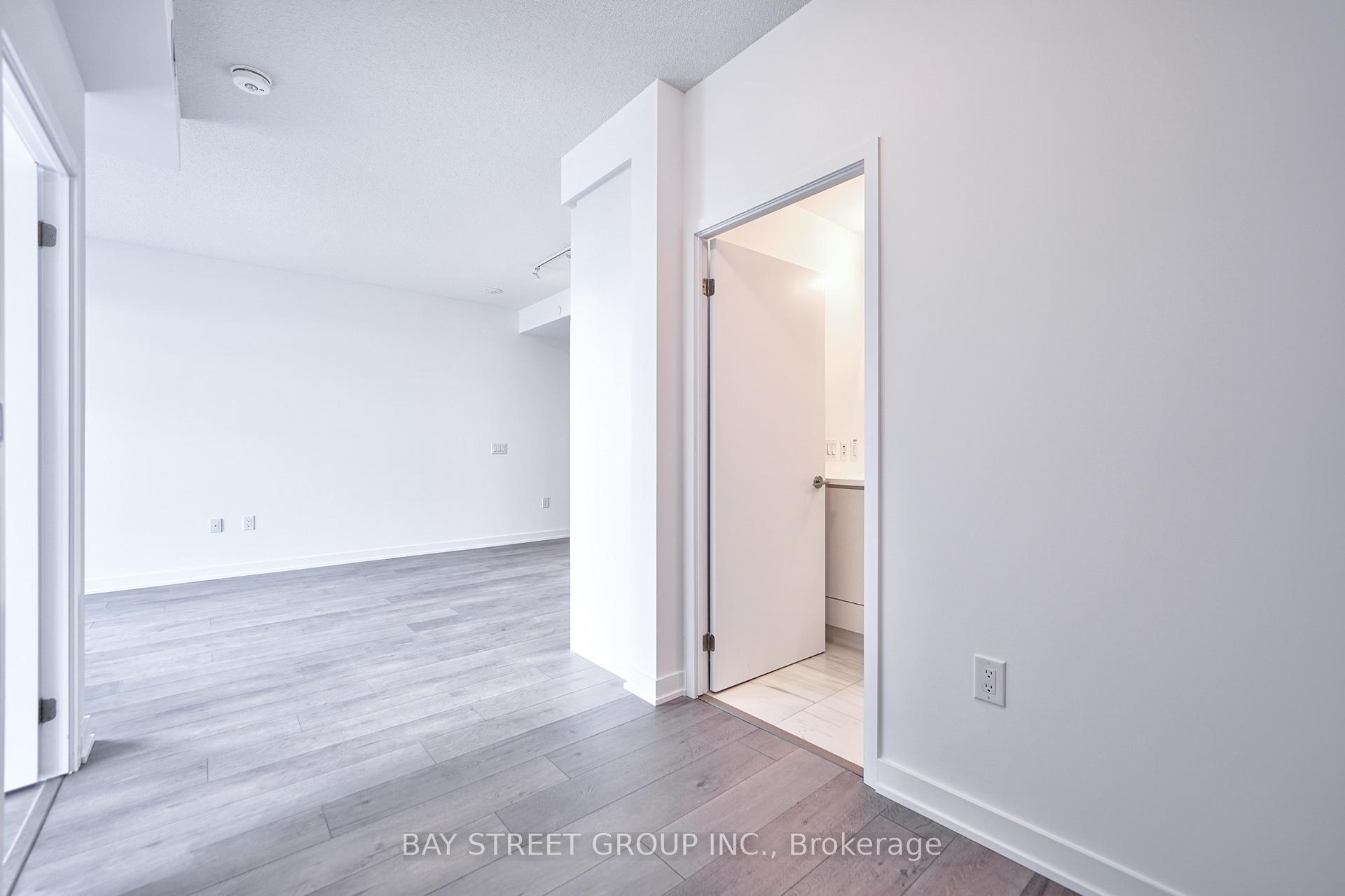 Photo 46 of Unit 806, 38 Honeycrisp Crescent, Vaughan, Vaughan Corporate Centre — HOMEH