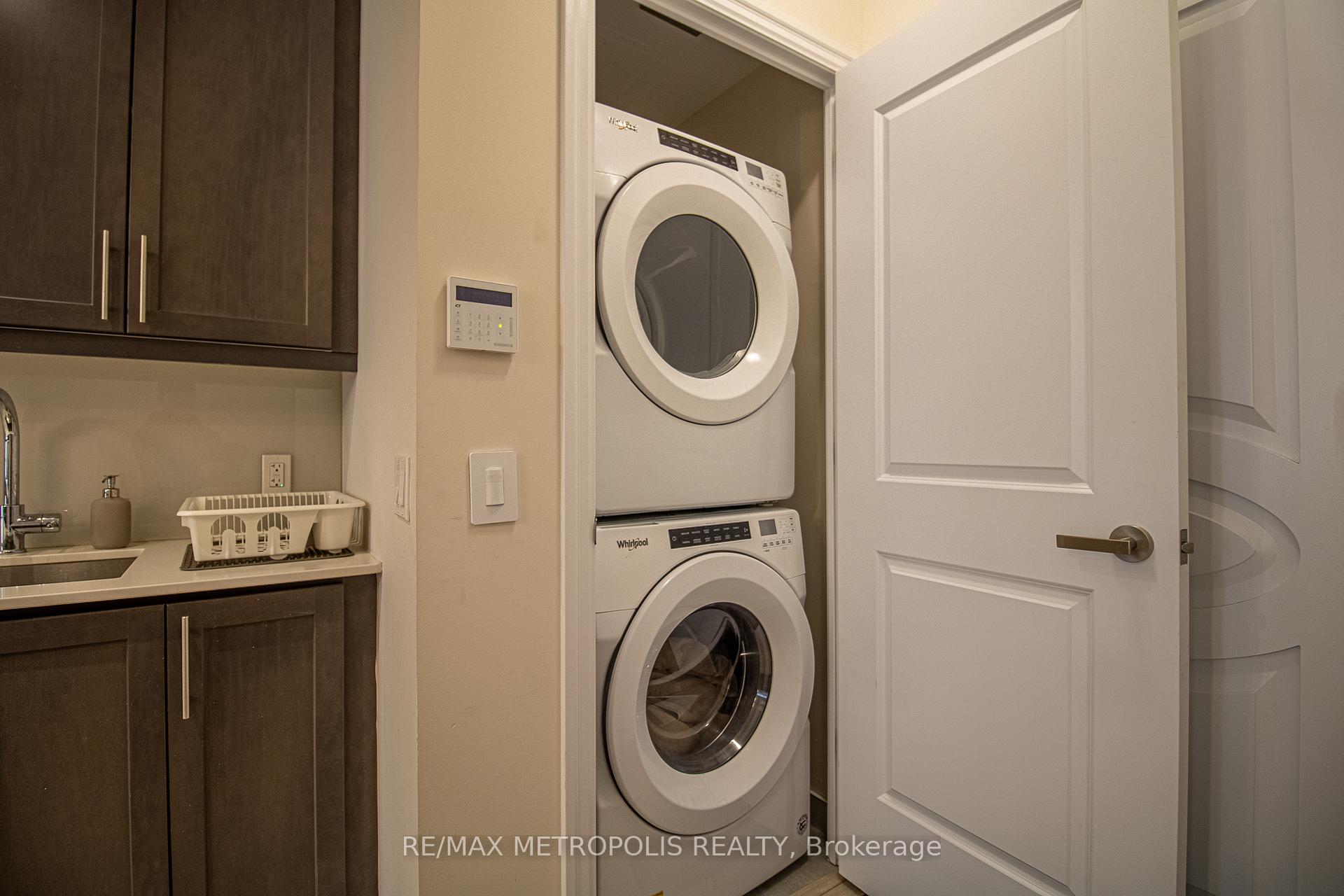 Photo 4 of Unit 604, 9085 Jane Street, Vaughan, Concord — HOMEH