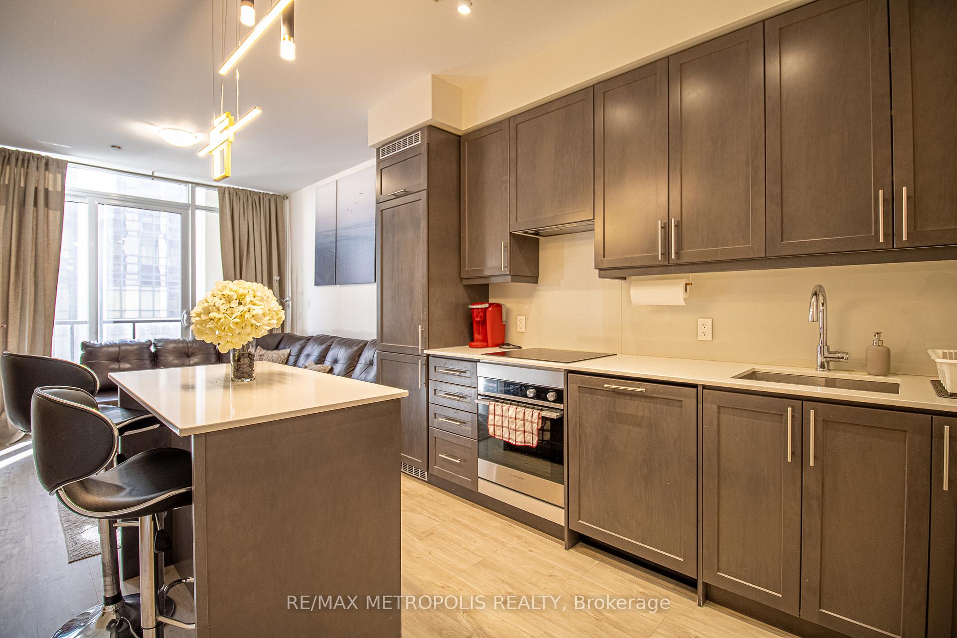 Photo 7 of Unit 604, 9085 Jane Street, Vaughan, Concord — HOMEH