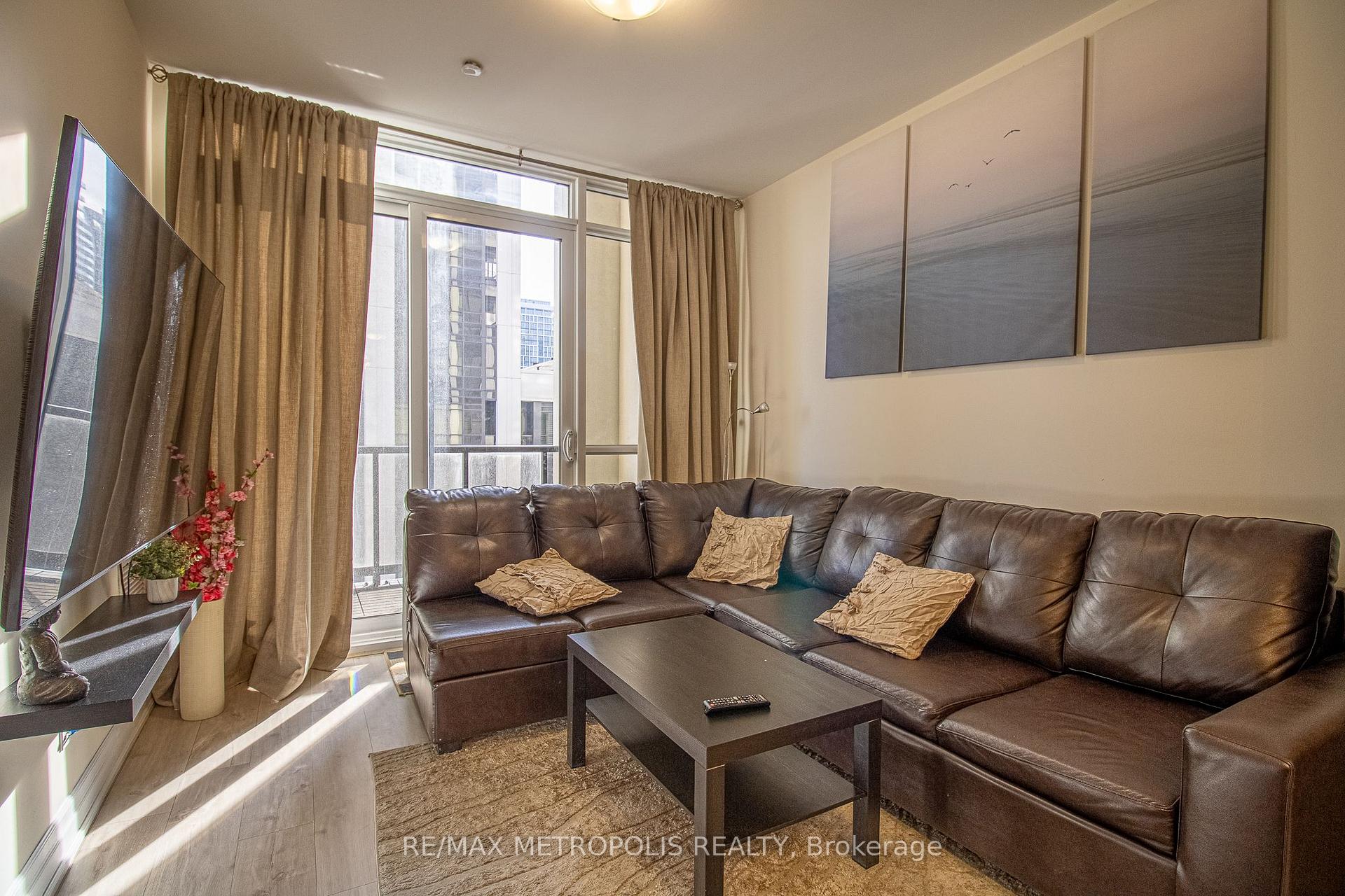 Photo 8 of Unit 604, 9085 Jane Street, Vaughan, Concord — HOMEH