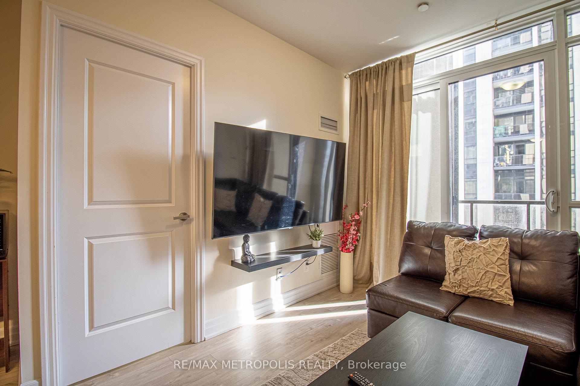 Photo 10 of Unit 604, 9085 Jane Street, Vaughan, Concord — HOMEH