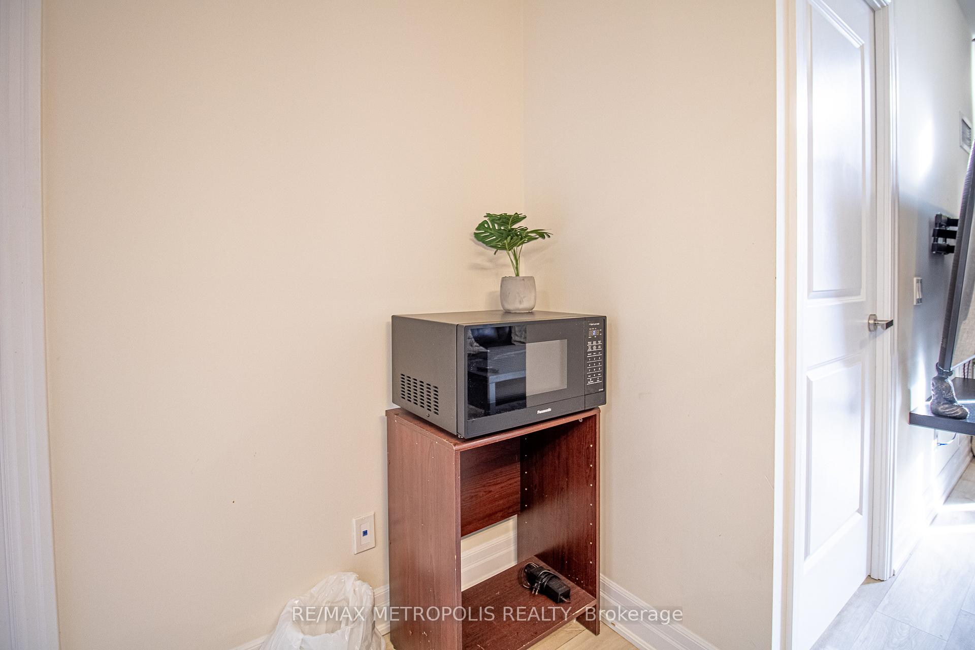 Photo 16 of Unit 604, 9085 Jane Street, Vaughan, Concord — HOMEH