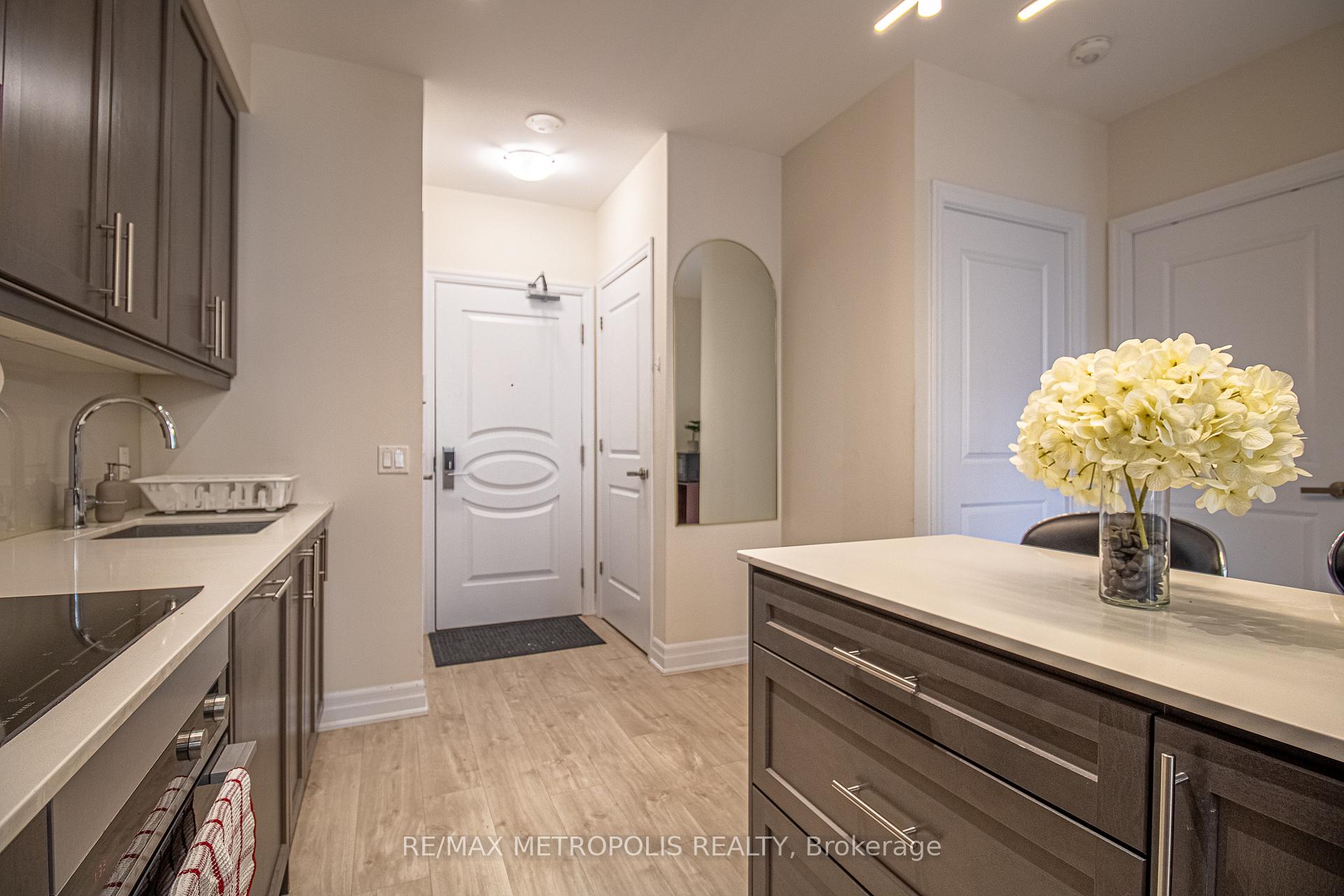 Photo 19 of Unit 604, 9085 Jane Street, Vaughan, Concord — HOMEH