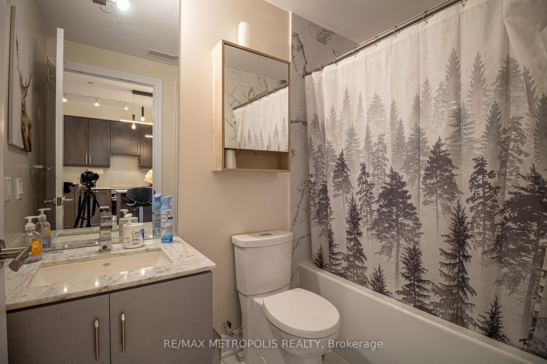 Photo 21 of Unit 604, 9085 Jane Street, Vaughan, Concord — HOMEH